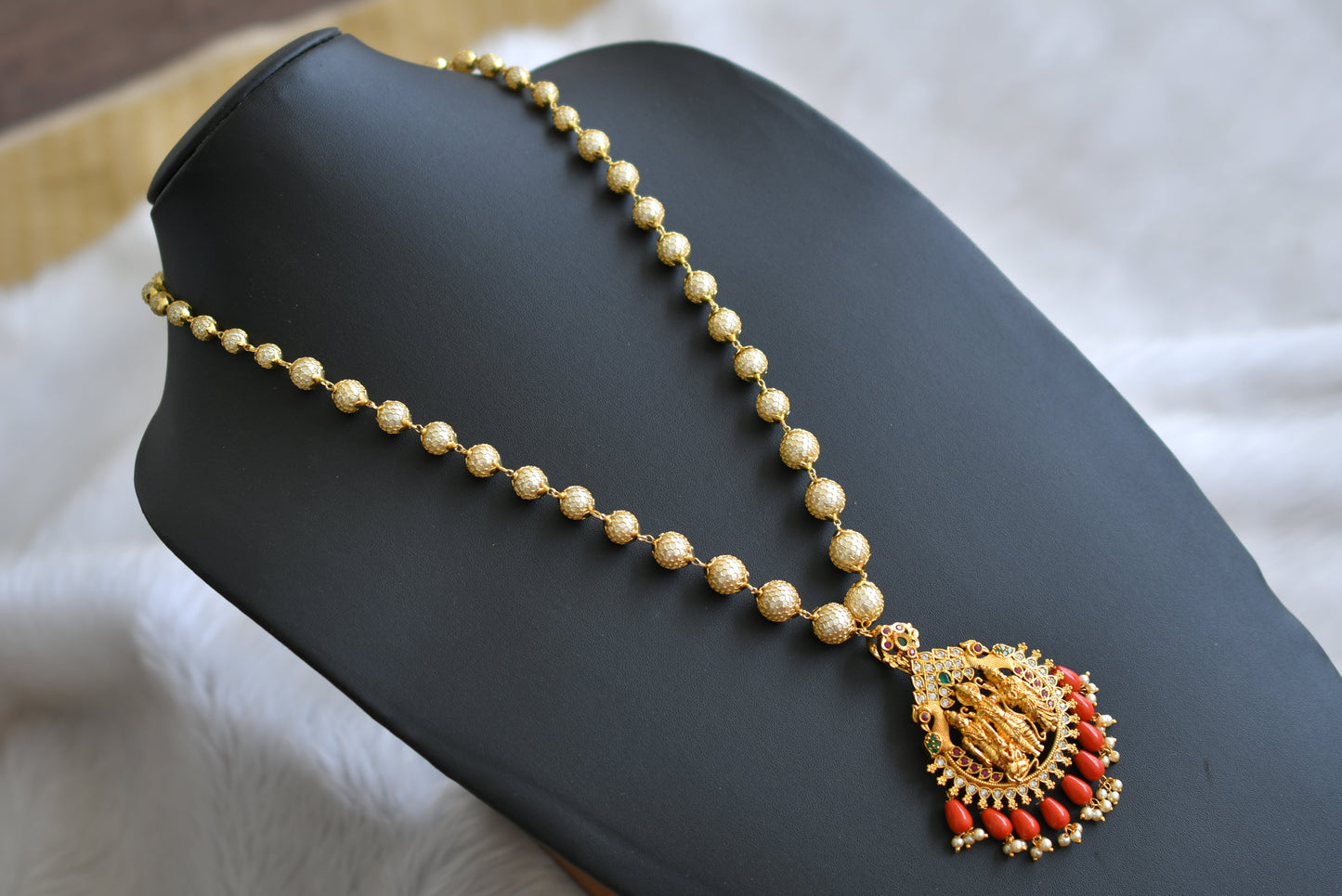 Gold tone coral beads ruby-green ramparivar pearl mala/necklace dj-34249
