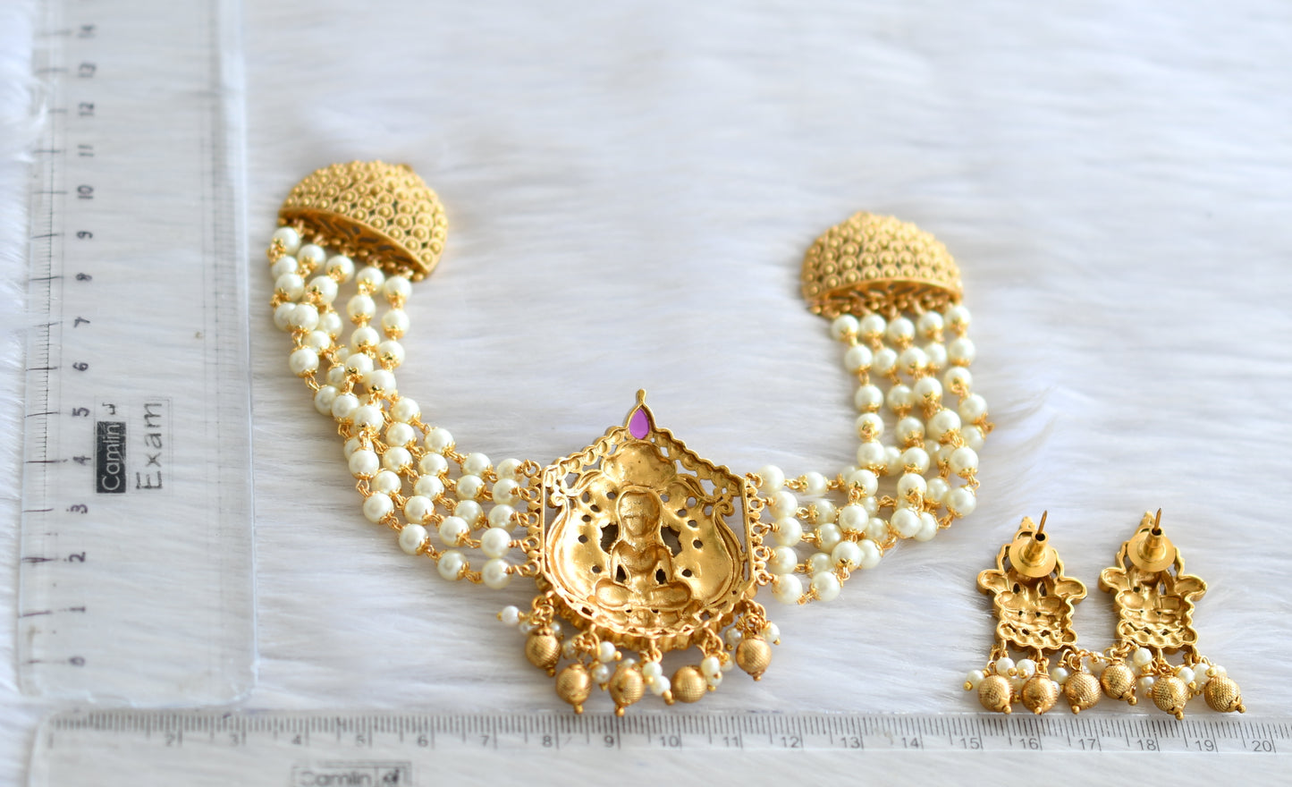 Matte finish lakshmi pearl choker set dj-31032