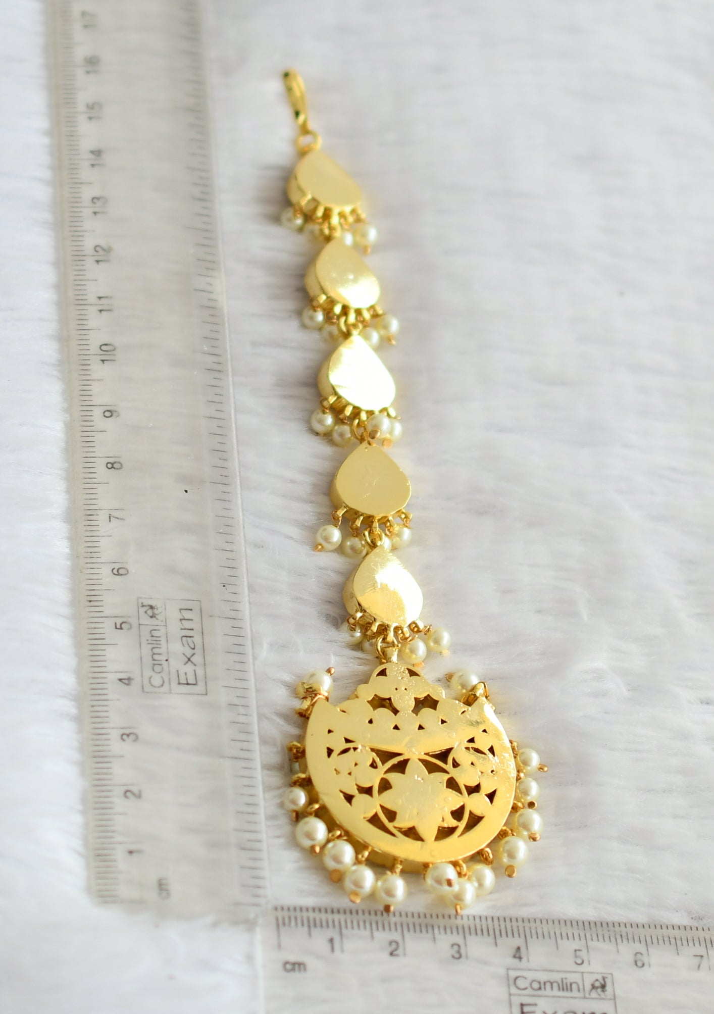 Gold tone precious kemp-green-white pearl moon tikka dj-51001