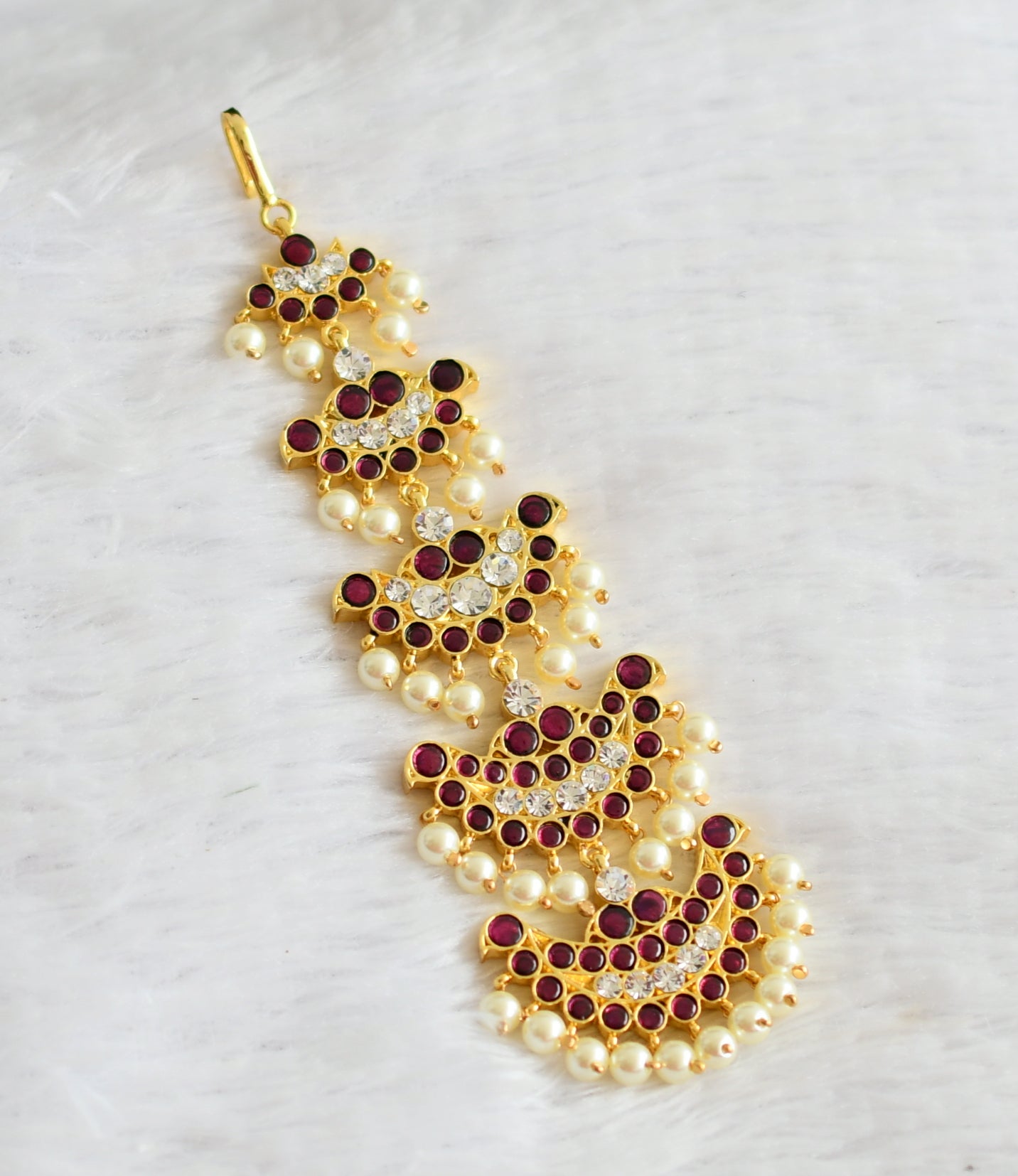 Gold tone precious kemp-white pearl tikka dj-51000
