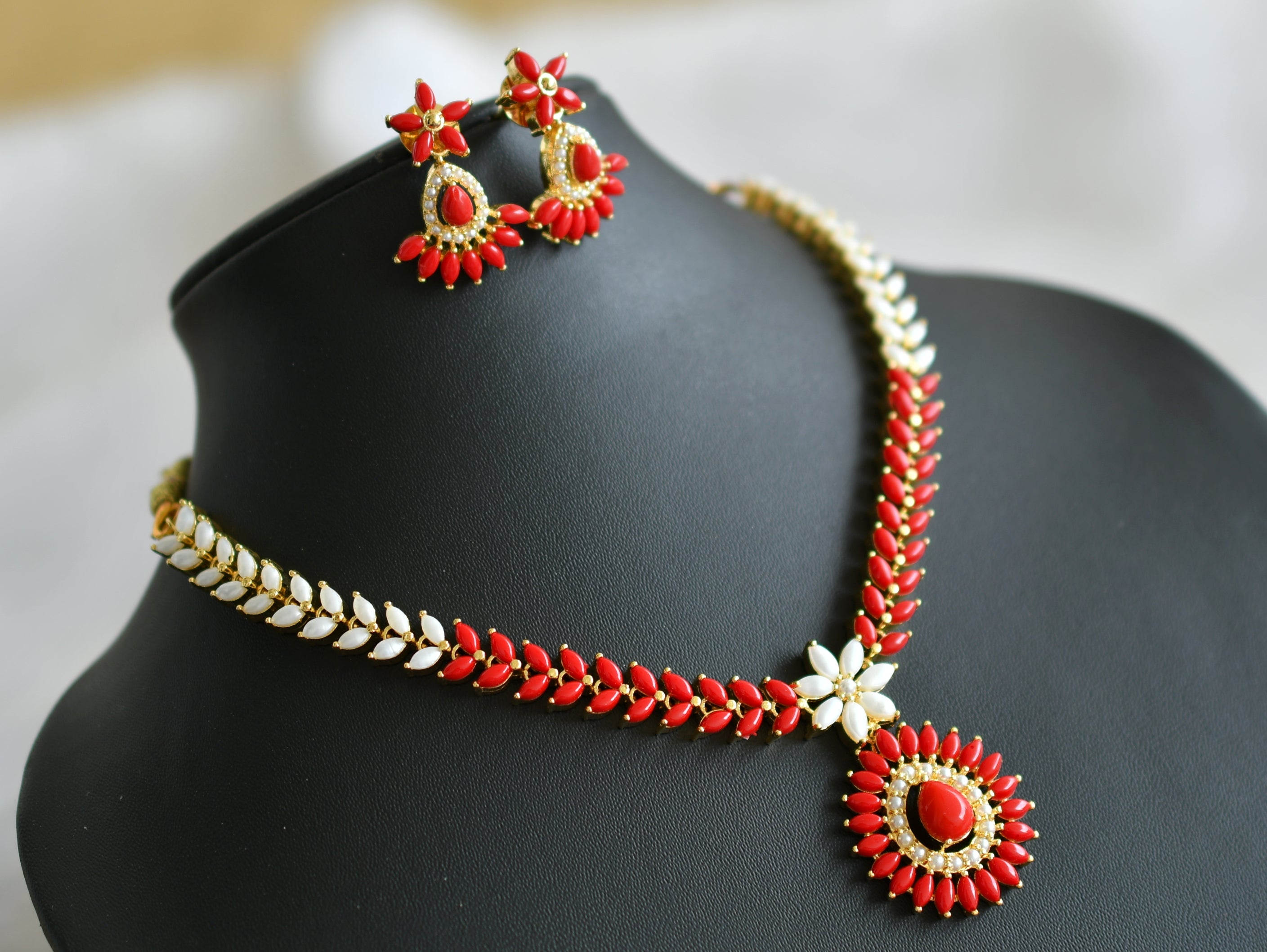 Coral necklace store set