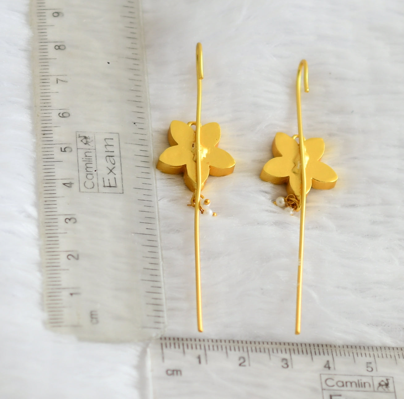 Gold tone pink-green kundan jadau flower bugadi earrings dj-51020