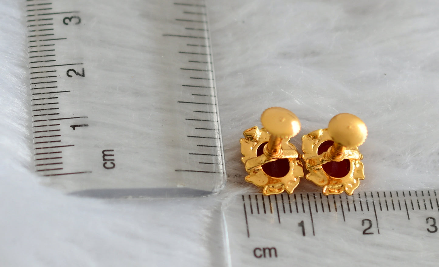 Gold tone red round stone earrings dj-47294