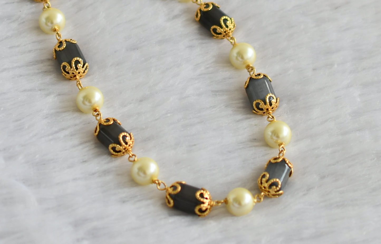 Gold tone black-pearl beaded mala/necklace dj-47344