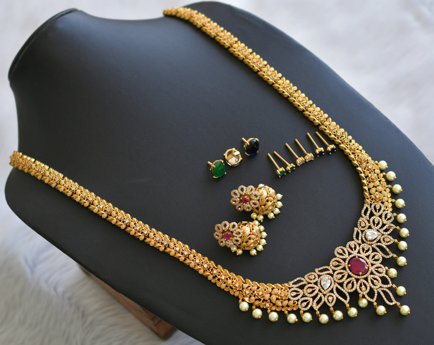 Matte finish ruby-green-white-blue changeable haar set dj-43374