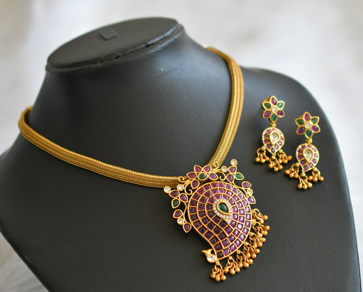 Matte finish kemp-green-white mango choker necklace set dj-45679