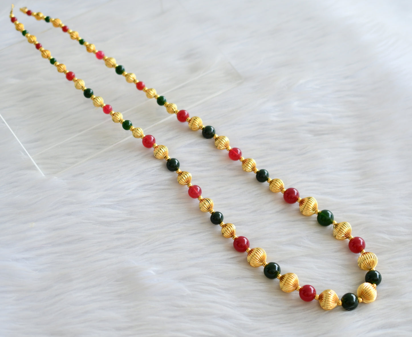 Gold tone red-green beaded mala/necklace dj-04009