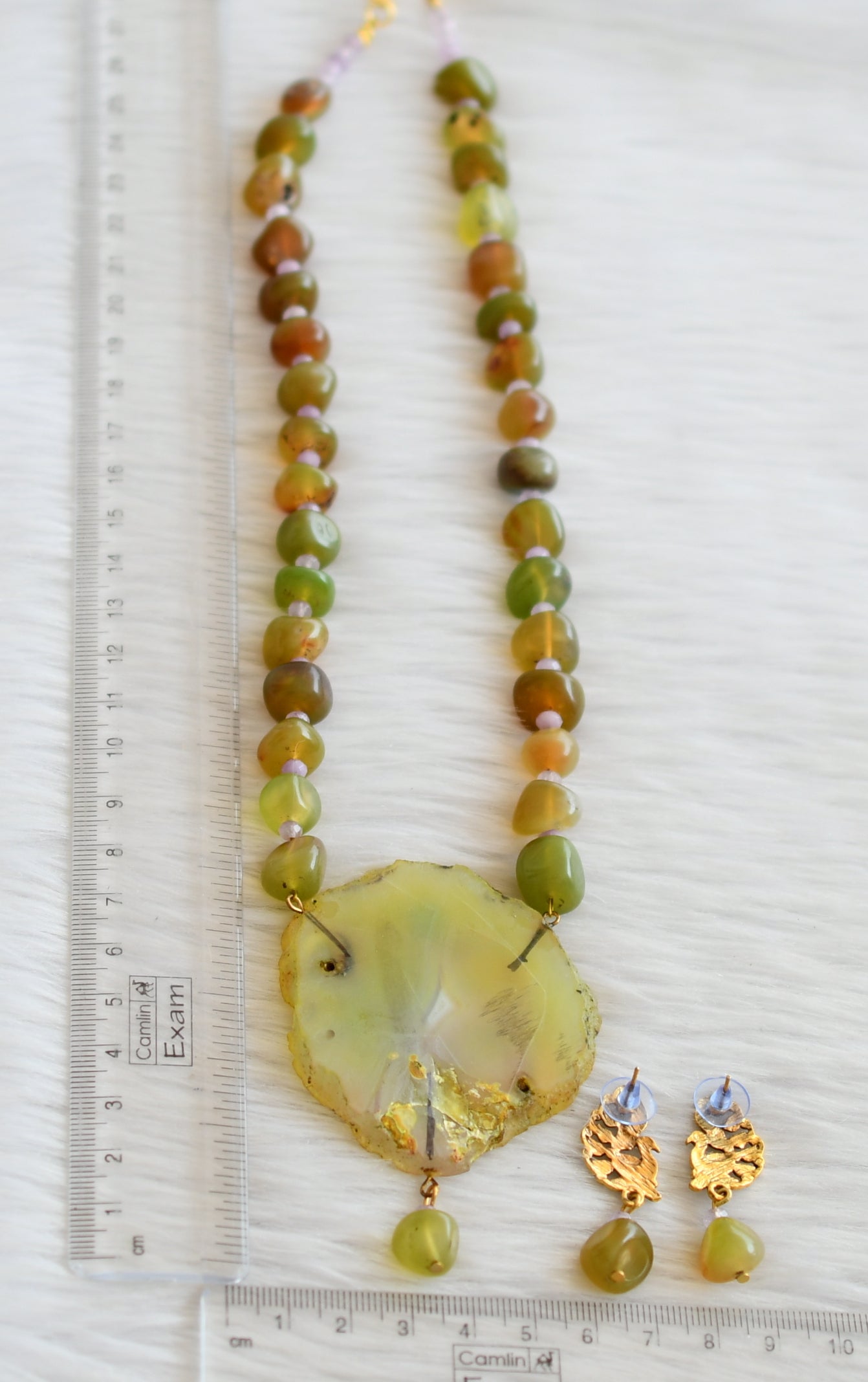 Hand painted radha-krishna sliced agate pendant with green-purple onyx beaded necklace set dj-45662