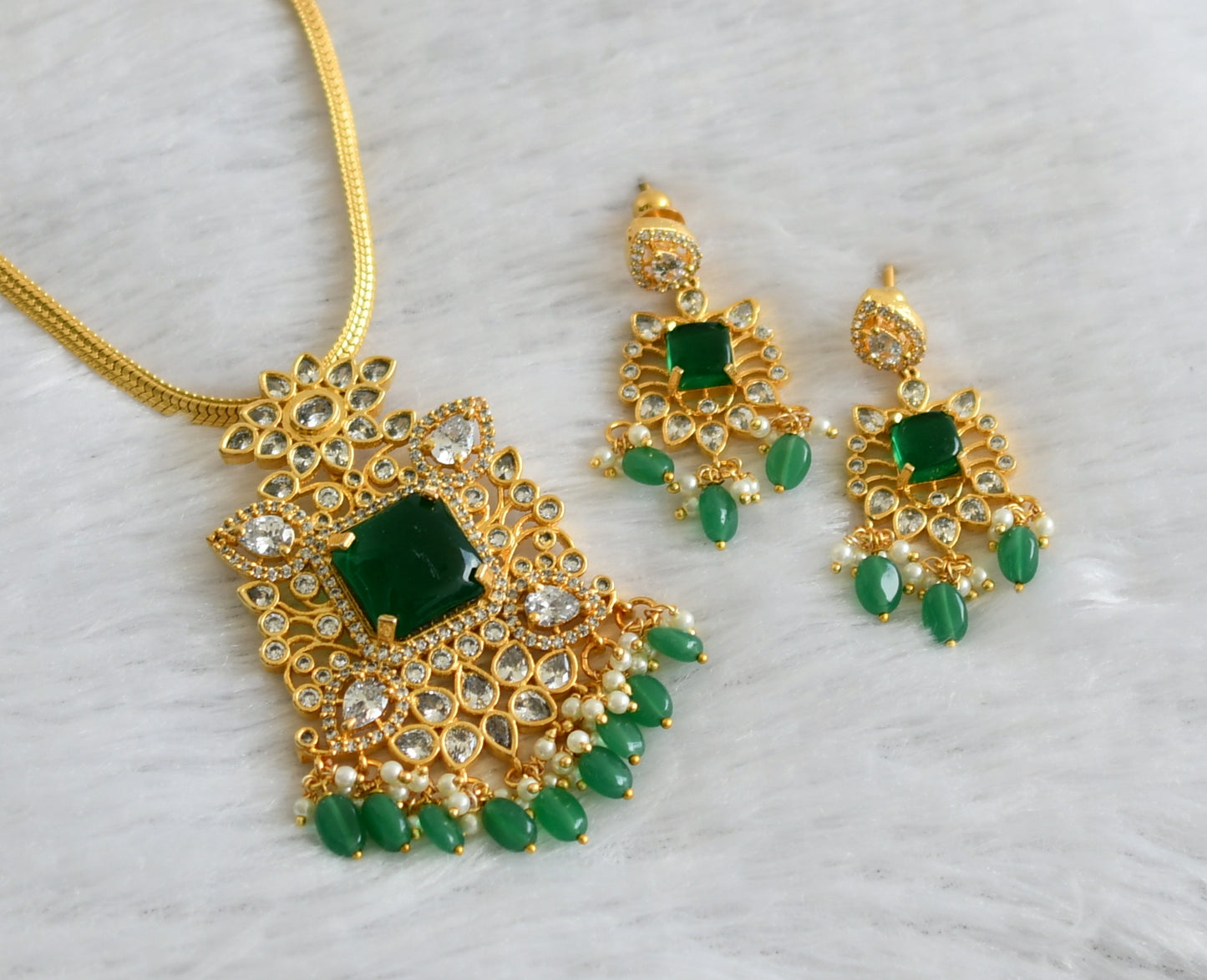 Gold tone green-white designer necklace set dj-35447