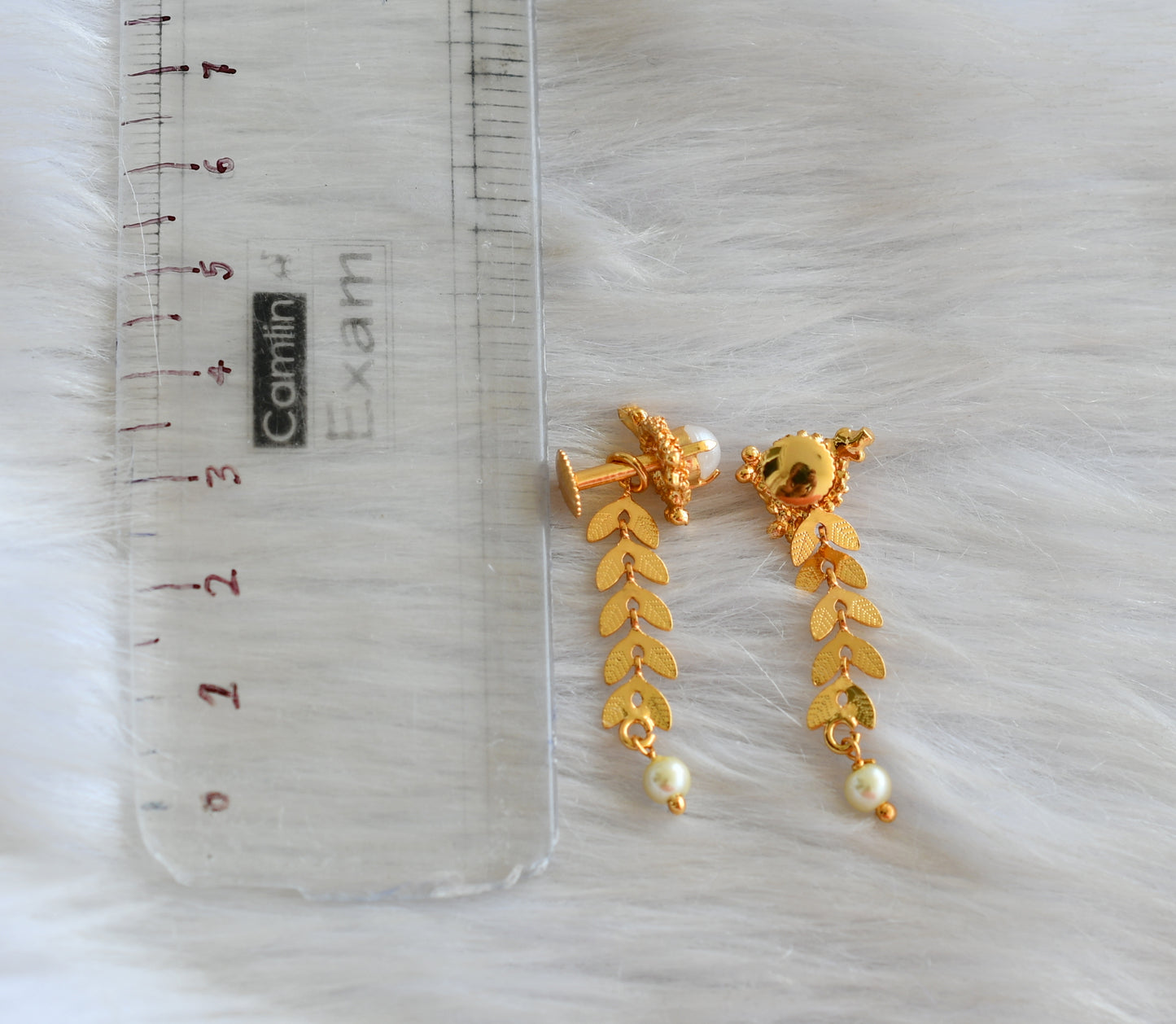 Gold tone pearl leaf earrings dj-42675