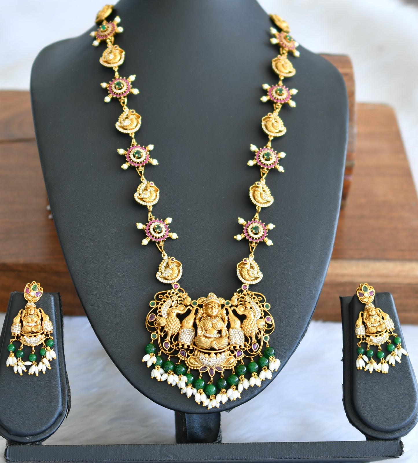 Matte finish Cz Ruby-green pearl Swan-Gajalakshmi short haar set dj-42699