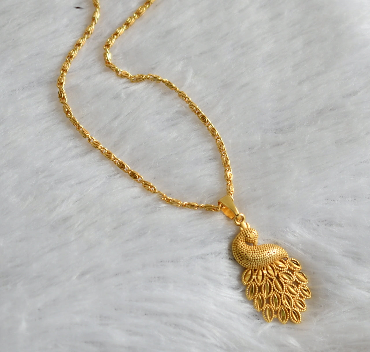 Gold tone 24 inches chain with peacock pendant dj-47463