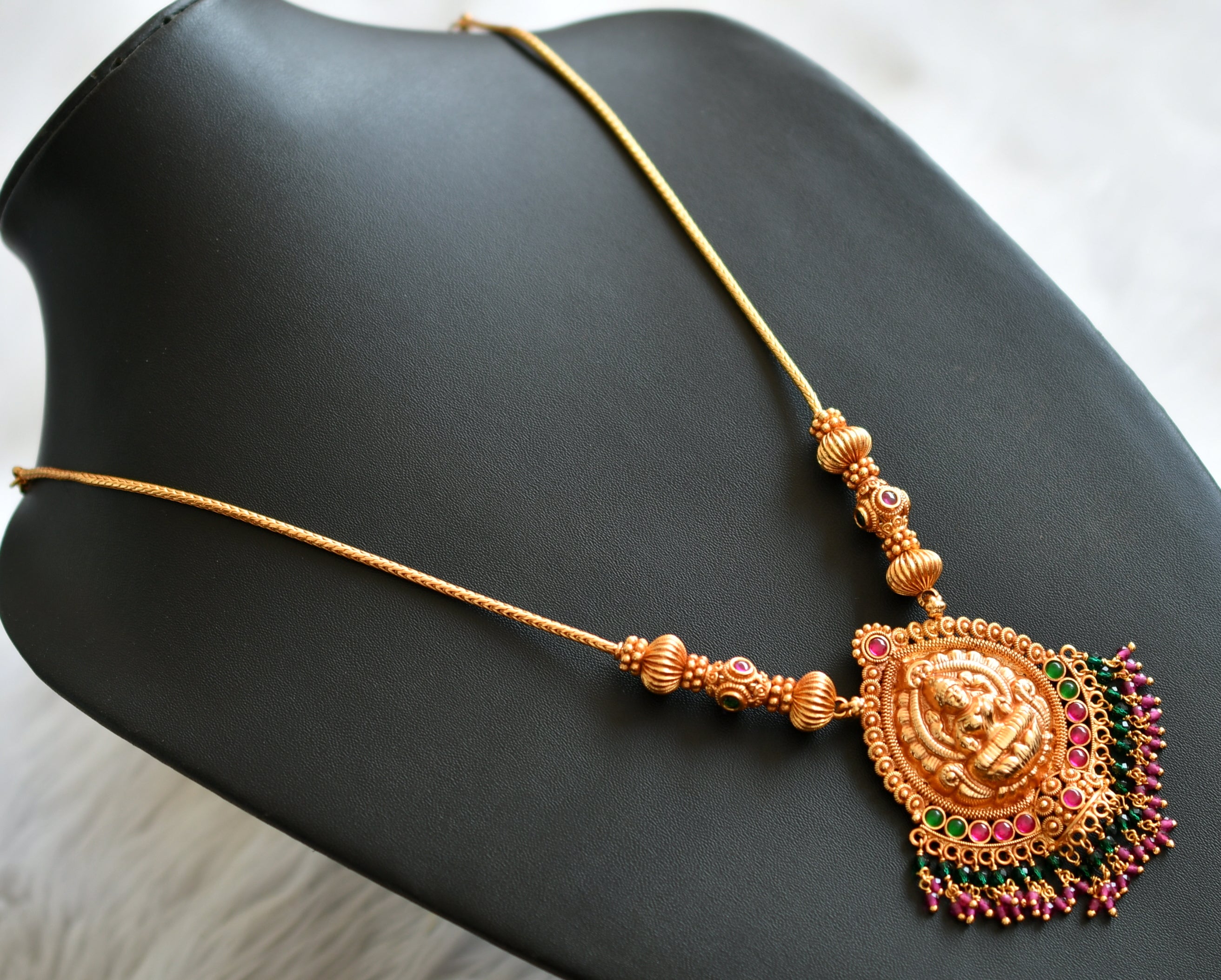 Gheru finish kemp-green lakshmi necklace dj-45821 – dreamjwell