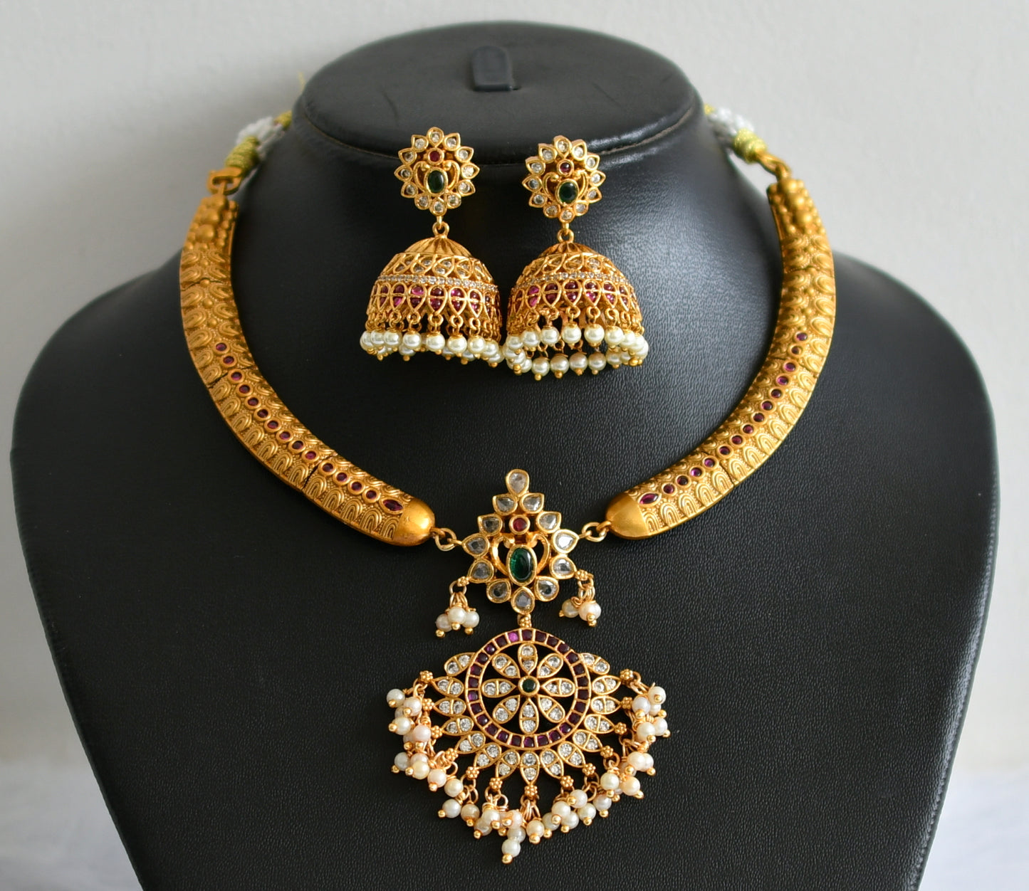 Matte finish kemp-green pearl hasli kante necklace set dj-33786