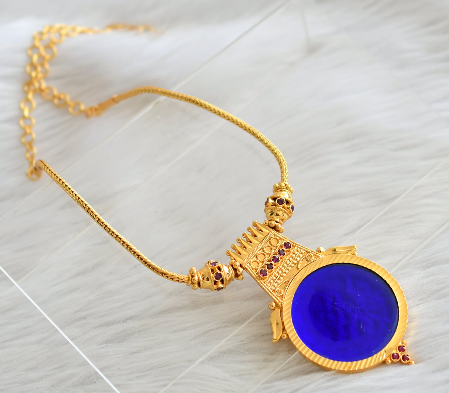 Gold tone kerala style pink-blue round necklace dj-44158