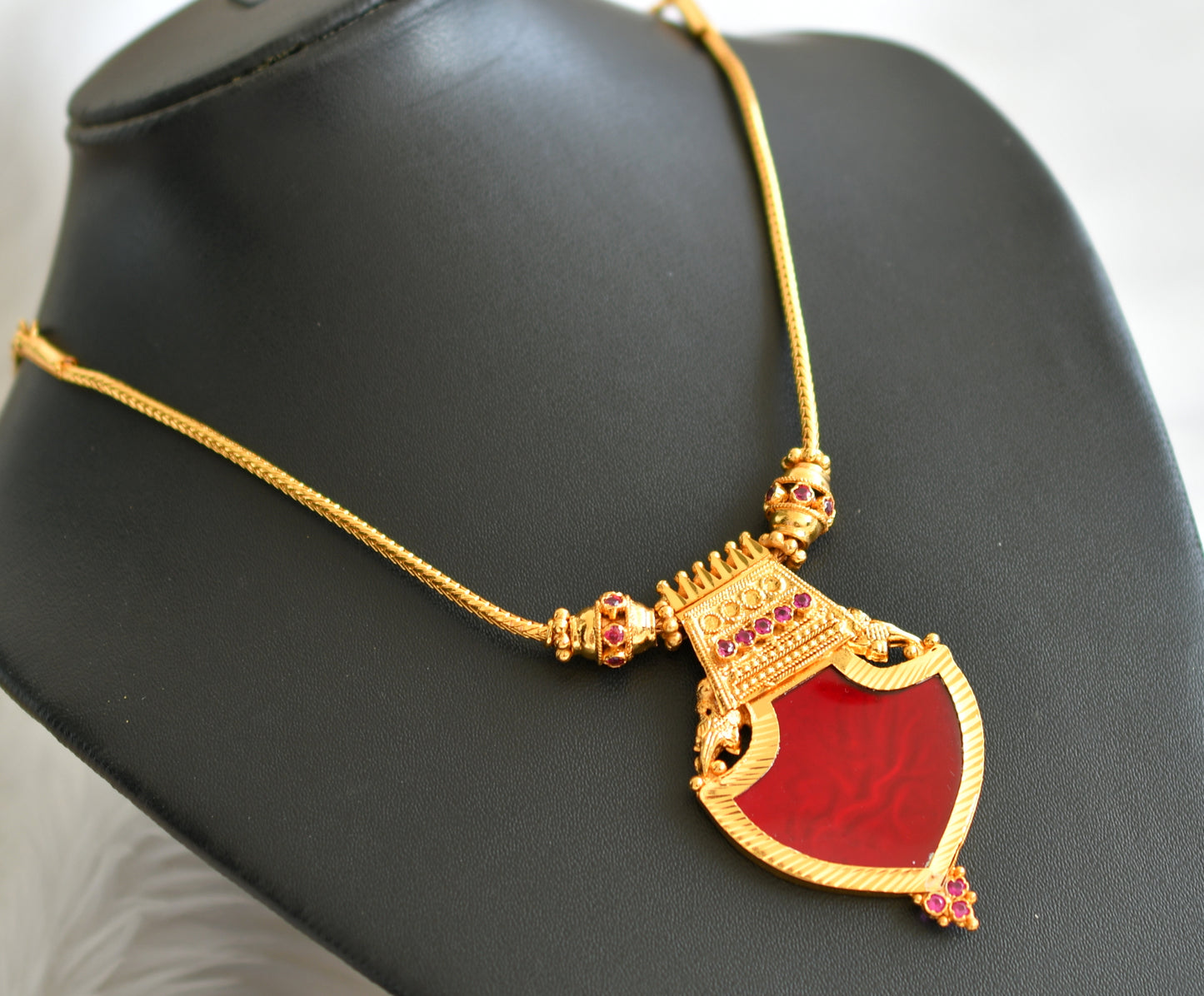 Gold tone pink-red kerala style palakka necklace dj-44160