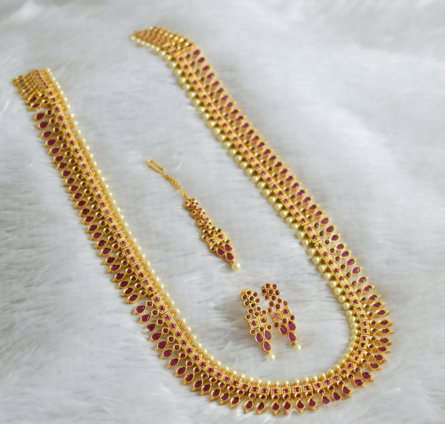 Gold tone ruby pearl haar set with tikka dj-47554