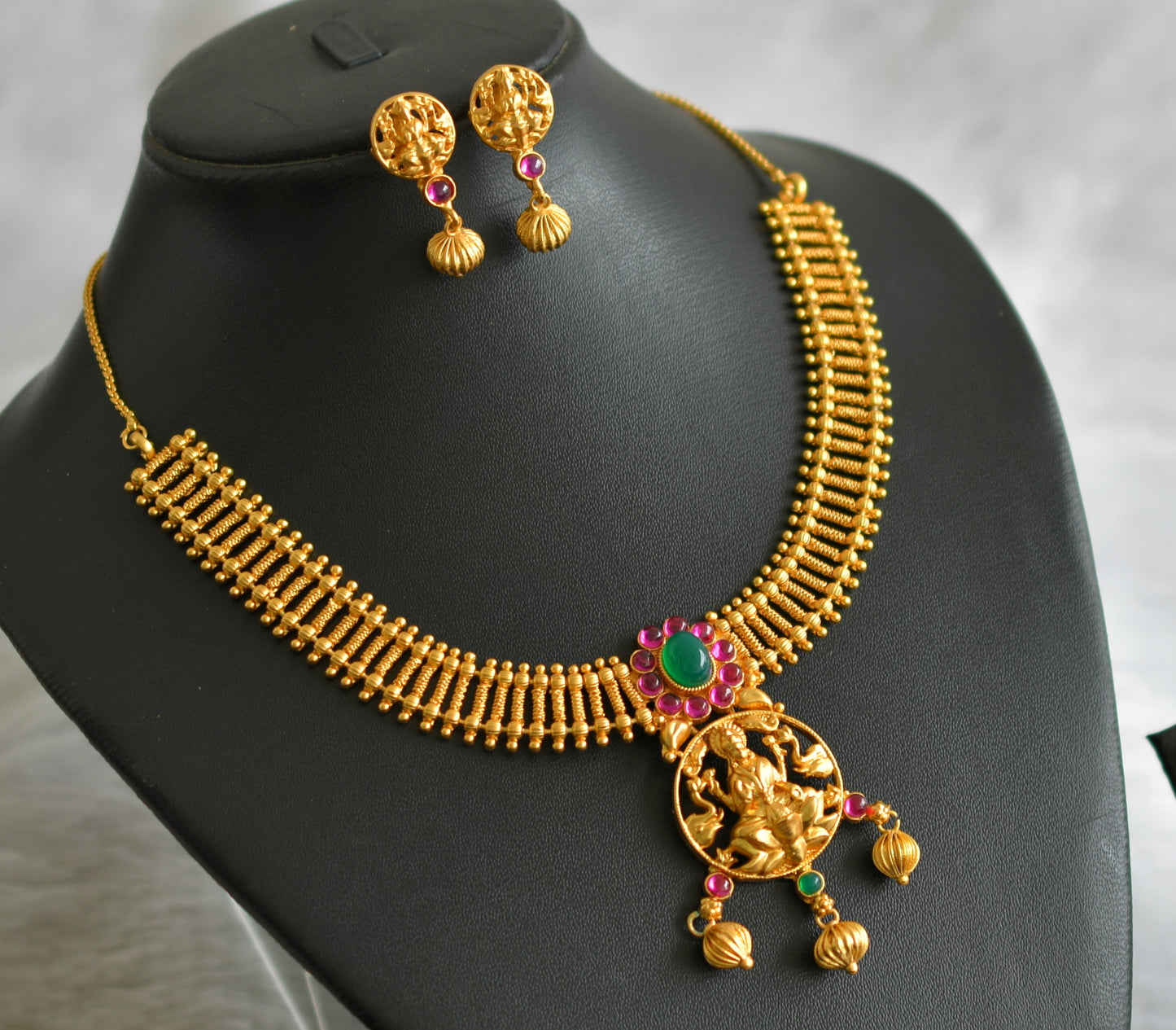 Gold tone pink-green lakshmi elephant necklace set dj-47542