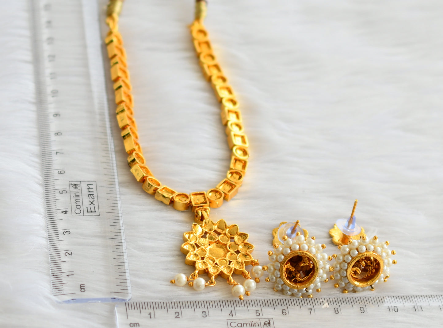Gold tone kemp-green pearl flower necklace dj-44179