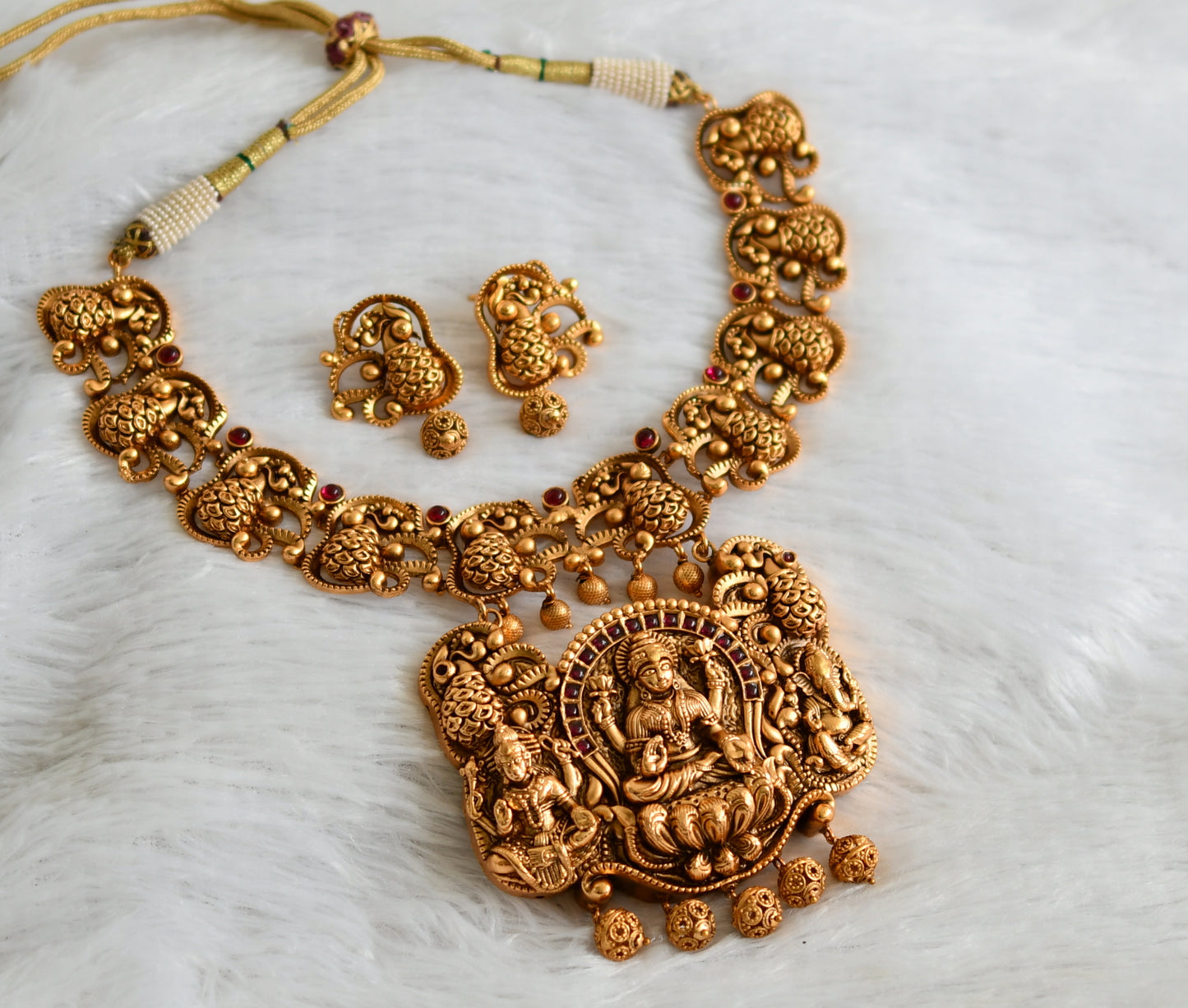 Matte finish kemp-lakshmi-ganesha-peacock nakshi necklace set dj-47561