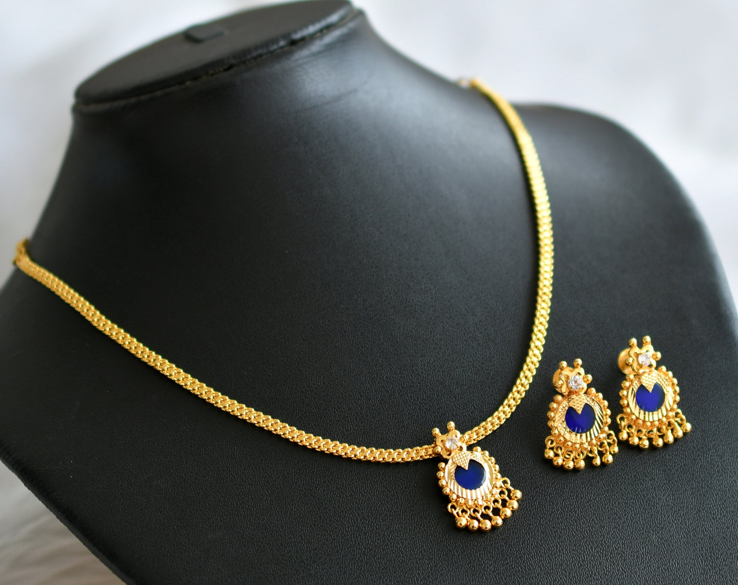 Gold tone blue round pendant necklace set dj-42627