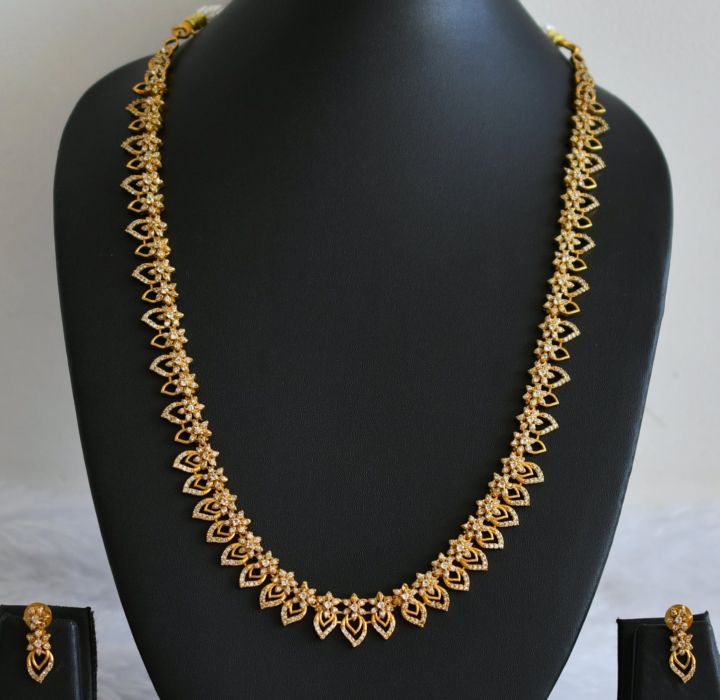 Matte finish cz white stone mango flower haar set dj-44387