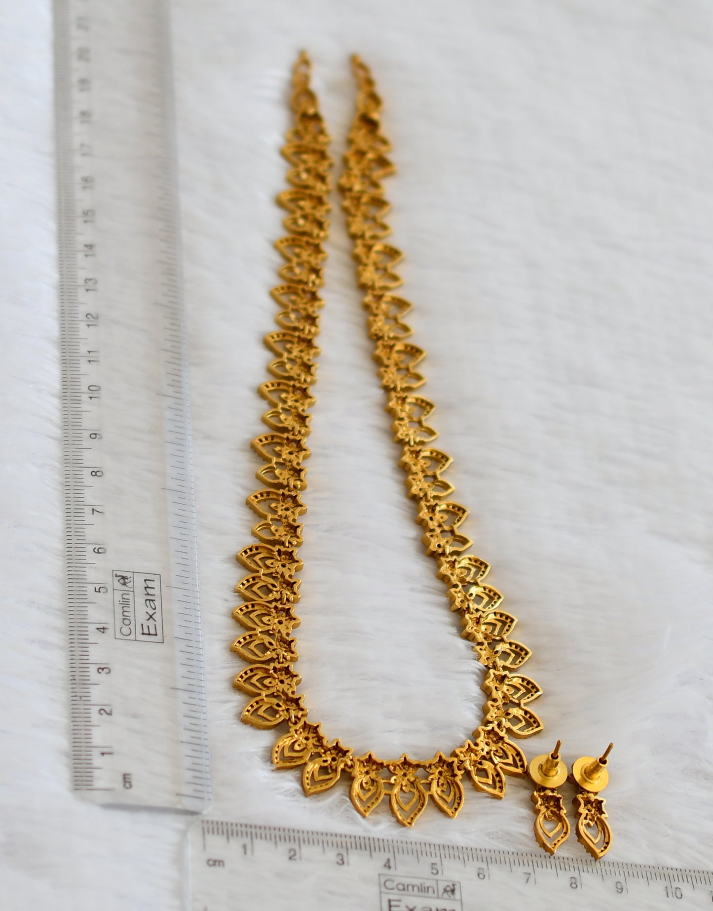 Matte finish cz white stone mango flower haar set dj-44387