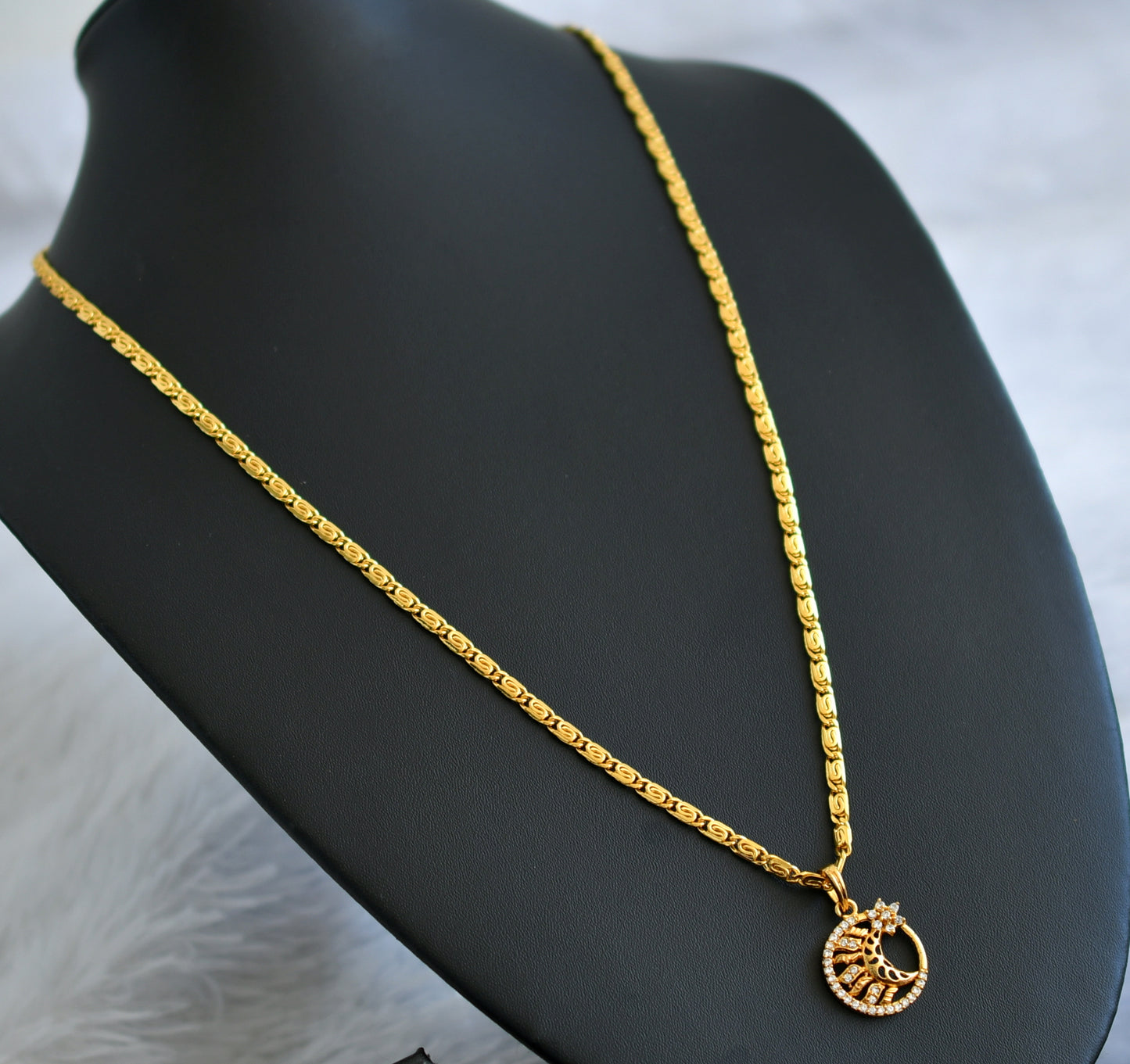 Gold tone 24 inches chain with cz white moon flower round pendant dj-47465