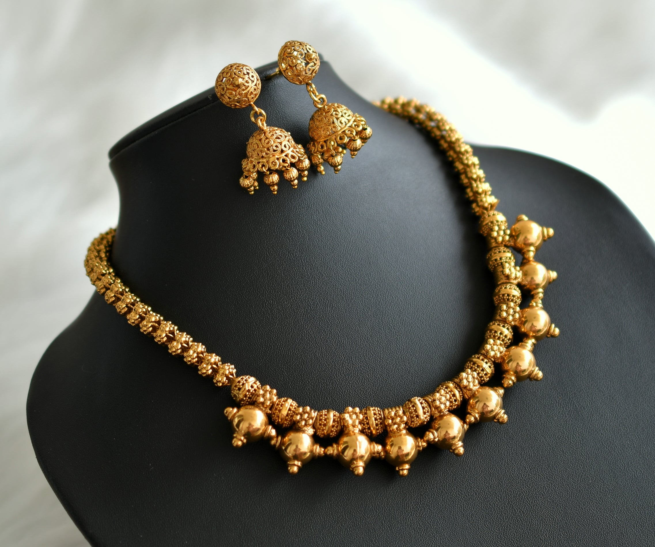 Antique gold beads deals necklace