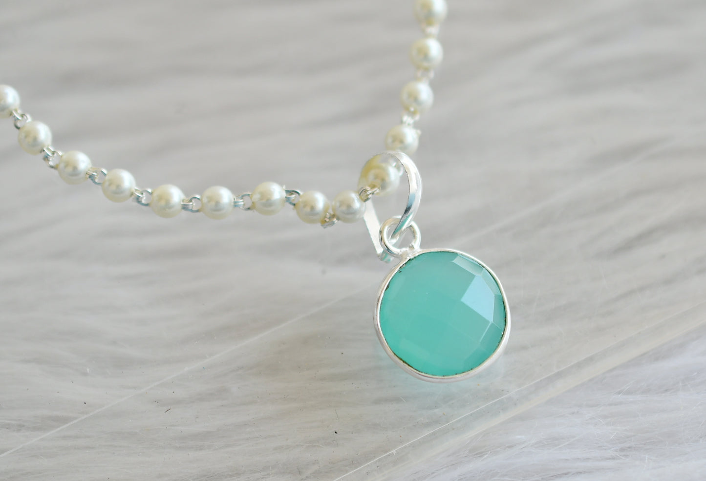 Silver tone 18 inches pearl chain with sea green small pendant dj-44185