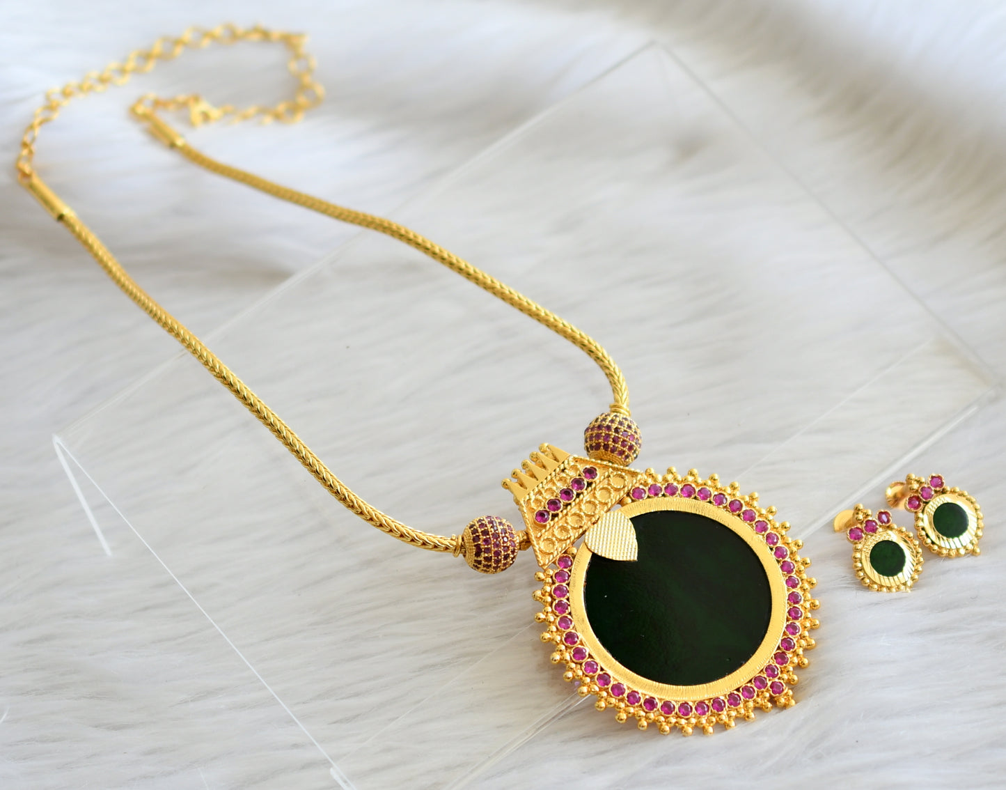 Gold tone green round Kerala style designer necklace set dj-35569