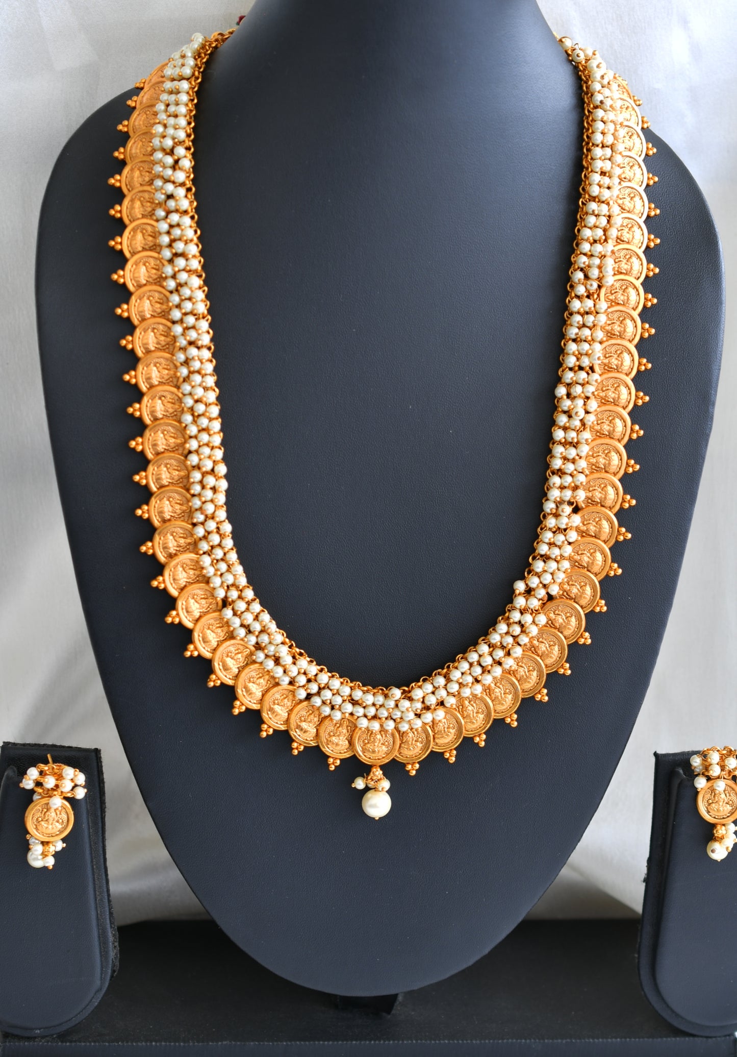 Matte Finish Pearl cluster Lakshmi Coin Short Haar Set DJ20285