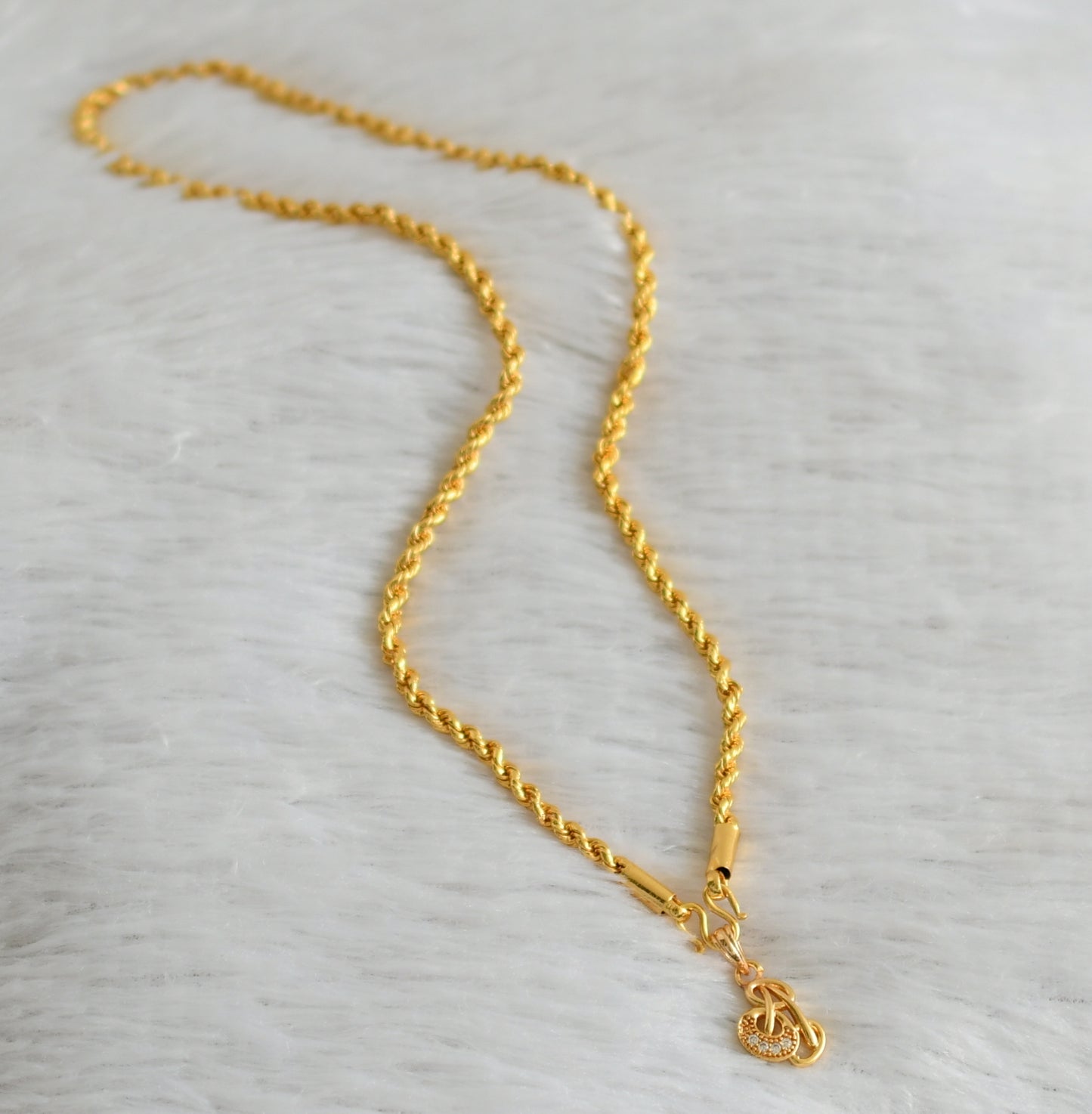 Gold tone 18 inches rope chain with white A pendant dj-47604