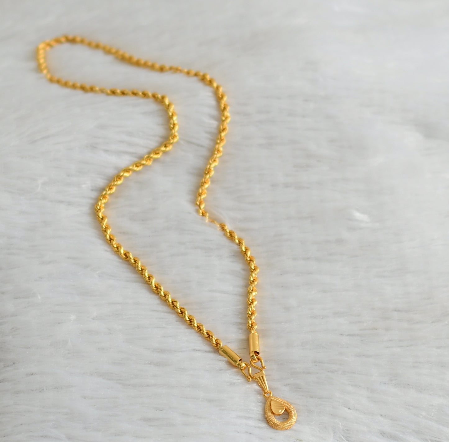 Gold tone 18 inches rope chain with thilak pendant dj-47603