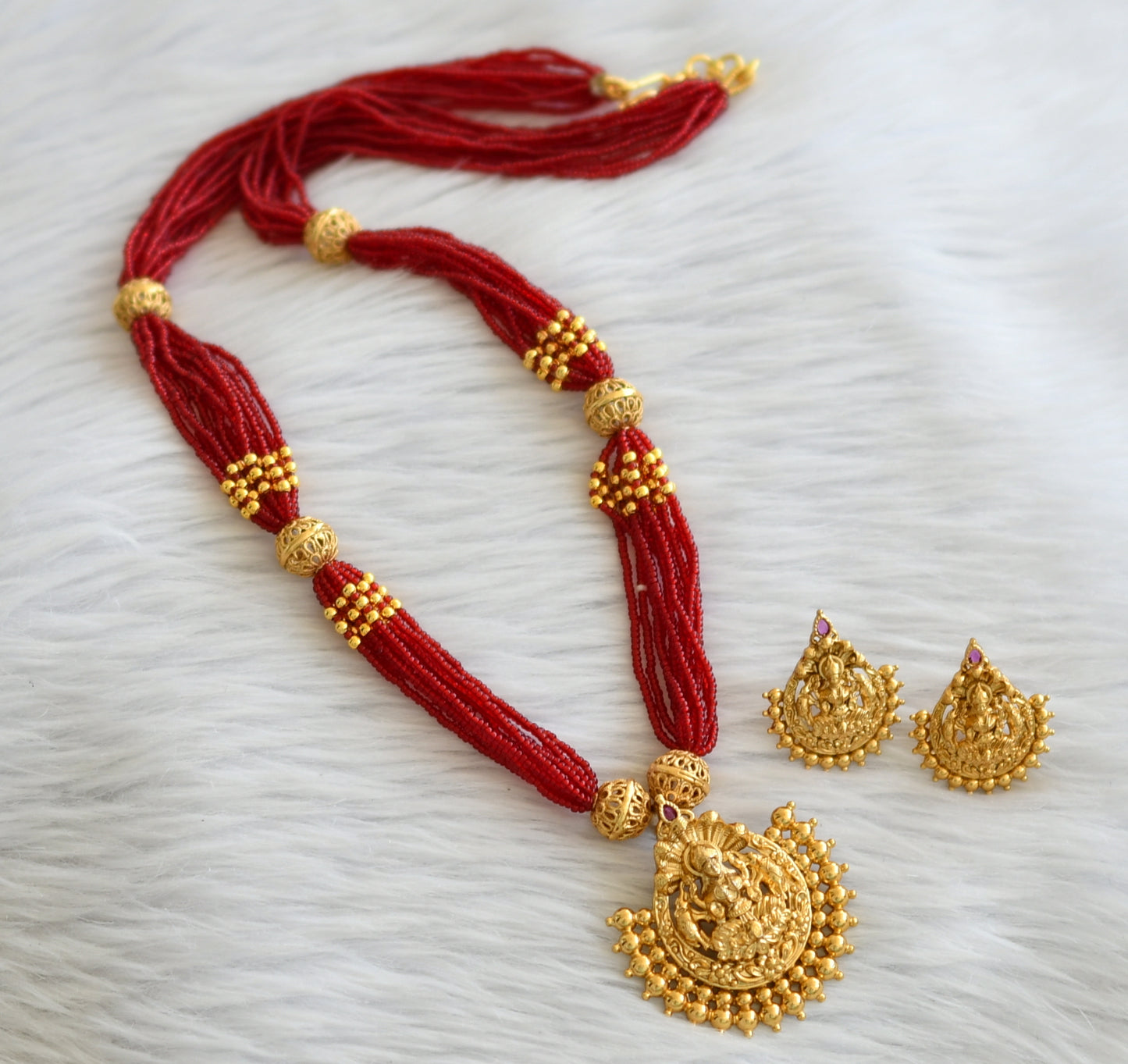 Matte finish kemp stone lakshmi red beaded haar set dj-45971