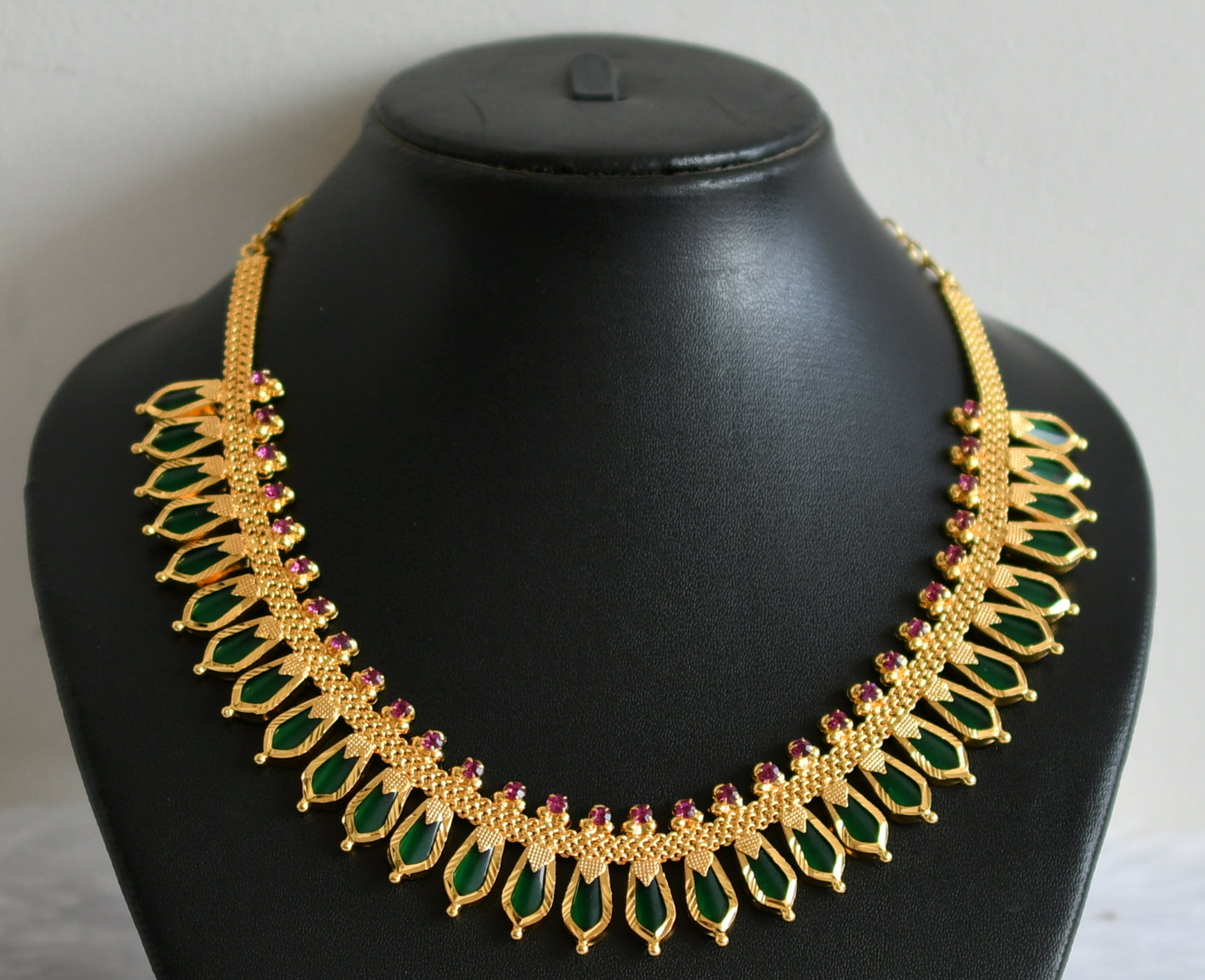 Gold tone Pink-green Nagapadam Kerala Style Necklace DJ21141