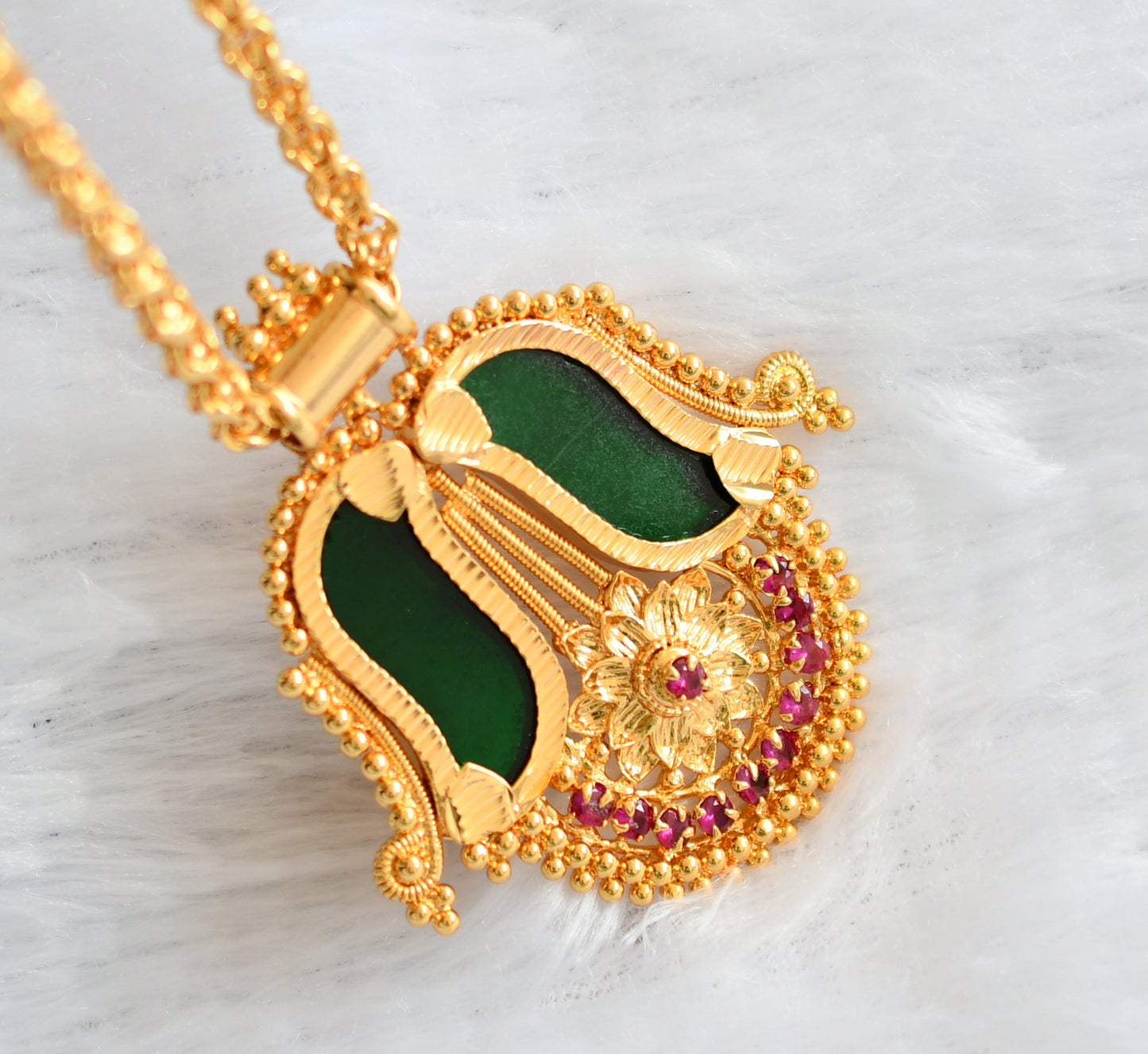 Gold tone 24 inches chain with pink-green kerala style flower pendant dj-46006