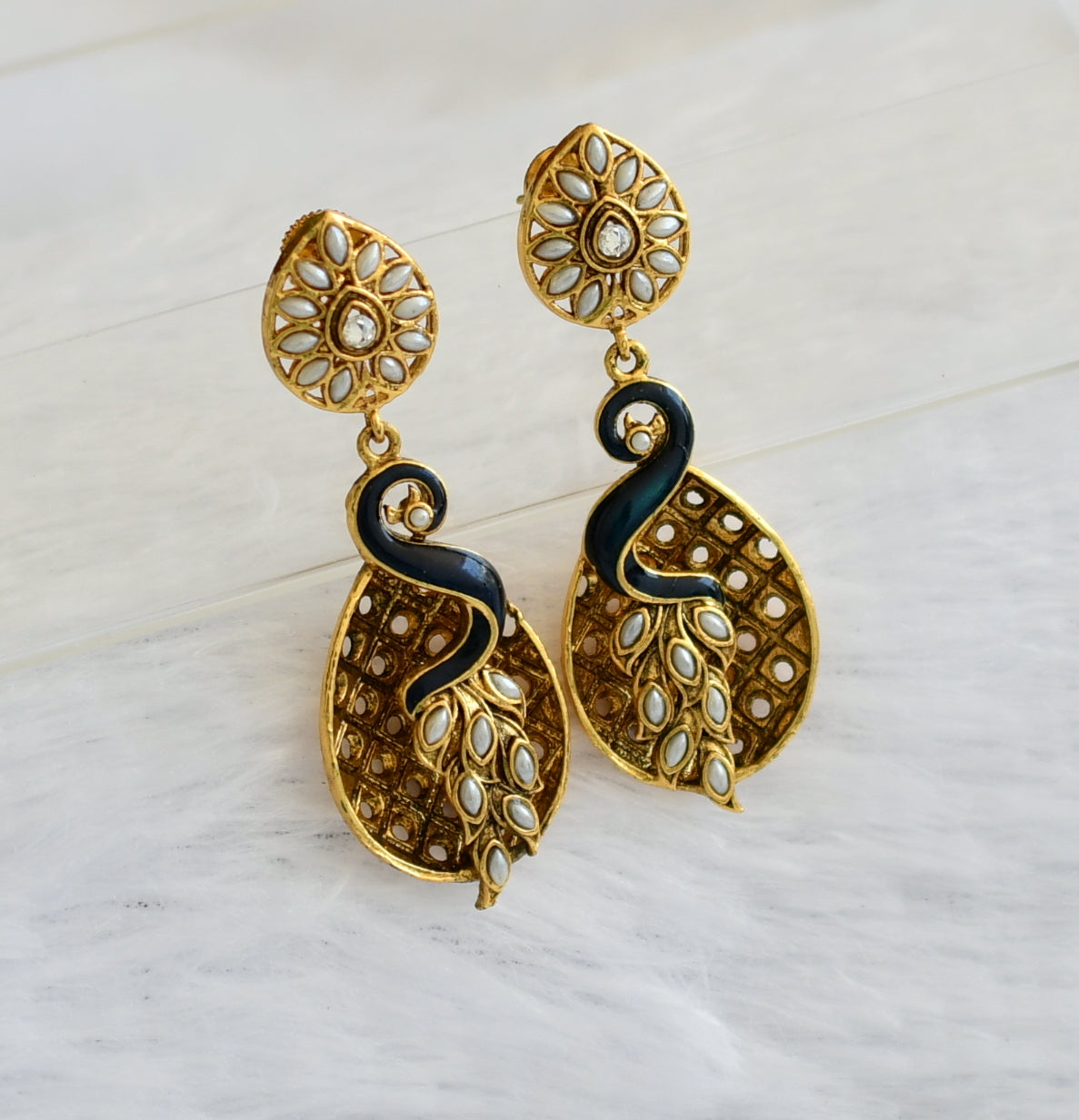 Antique gold tone blue-pearl peacock earrings dj-46056