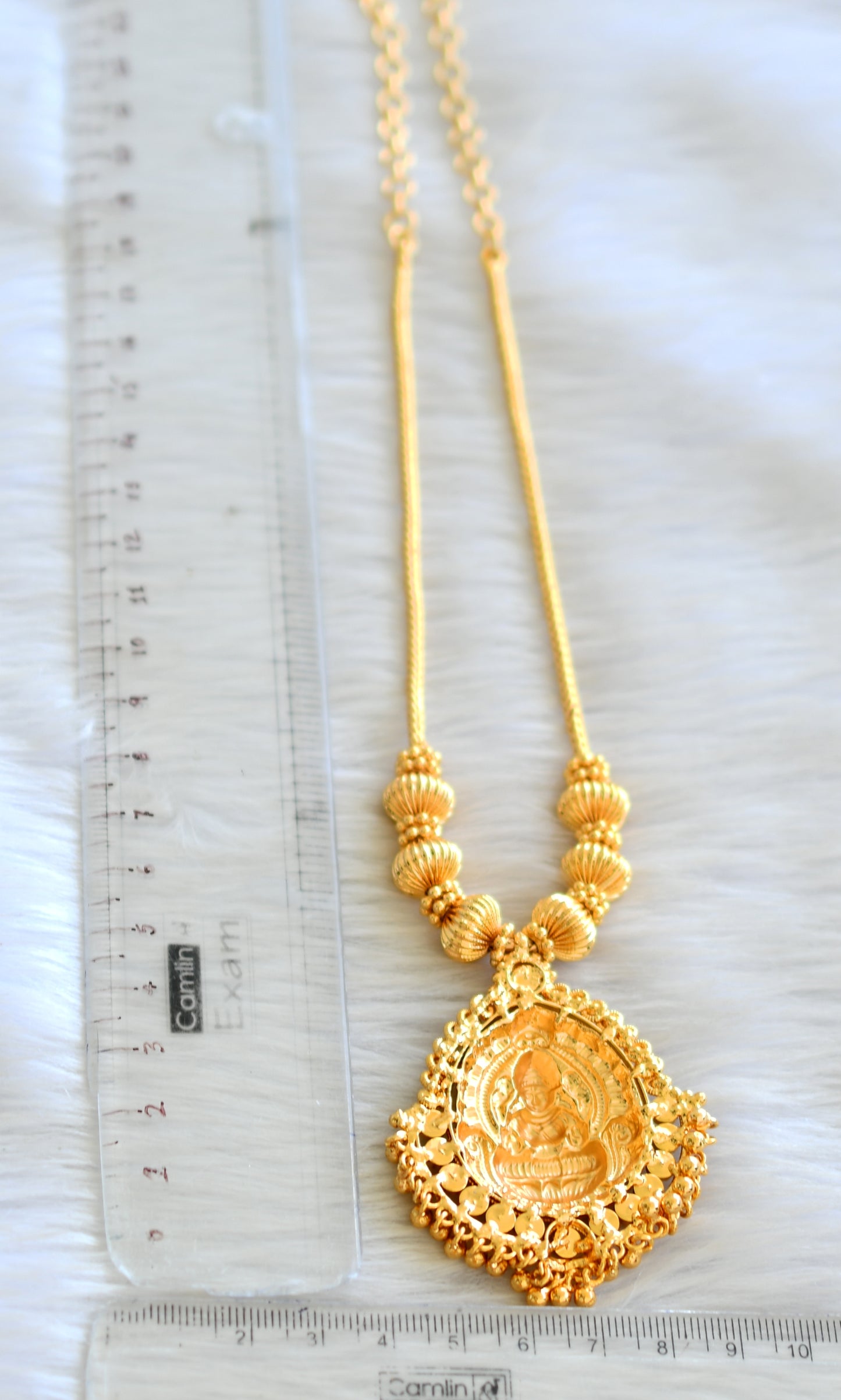 Gold tone kemp-green lakshmi necklace dj-03291