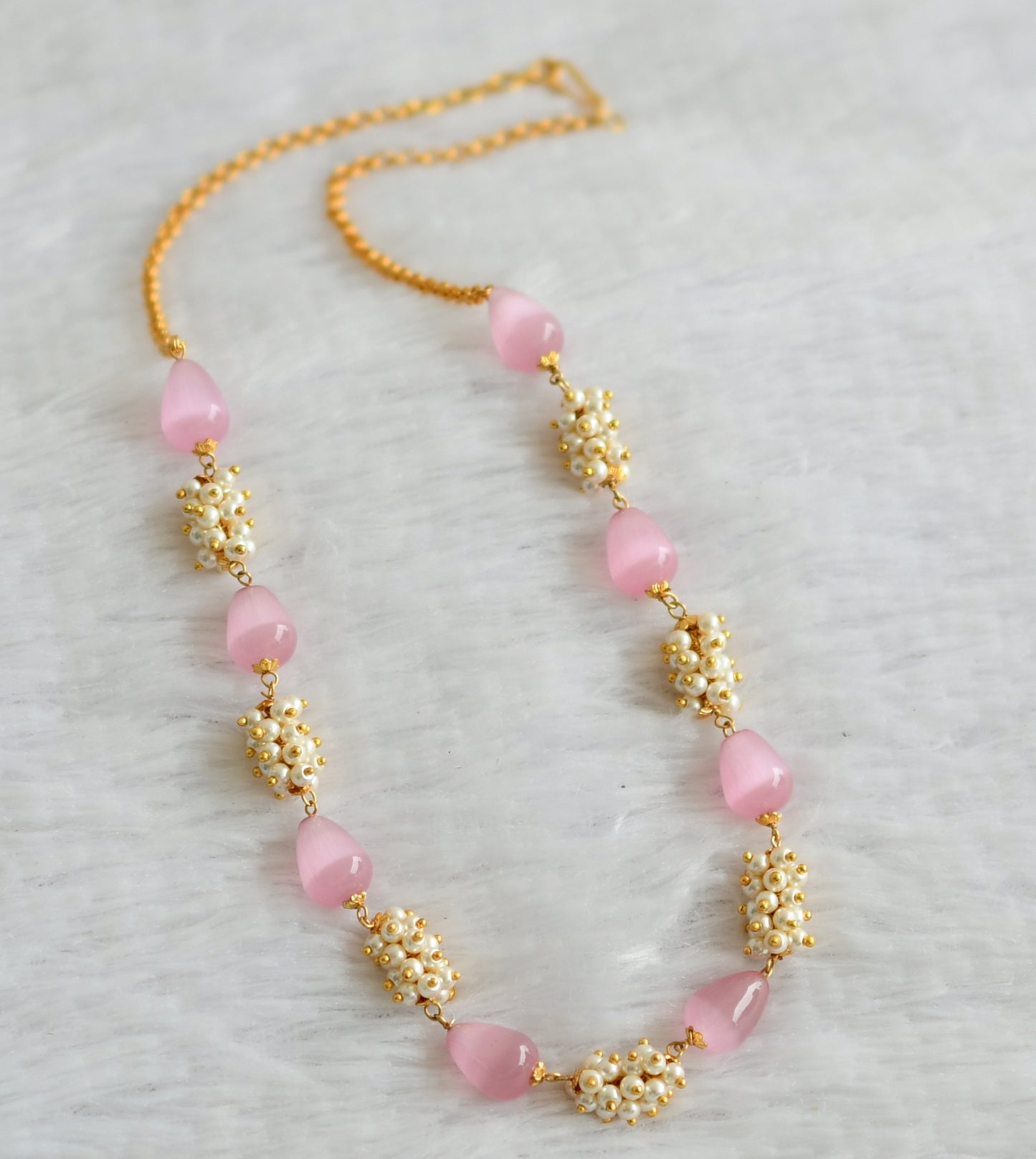 Gold tone baby pink thilak beaded pearl cluster mala/necklace dj-49516