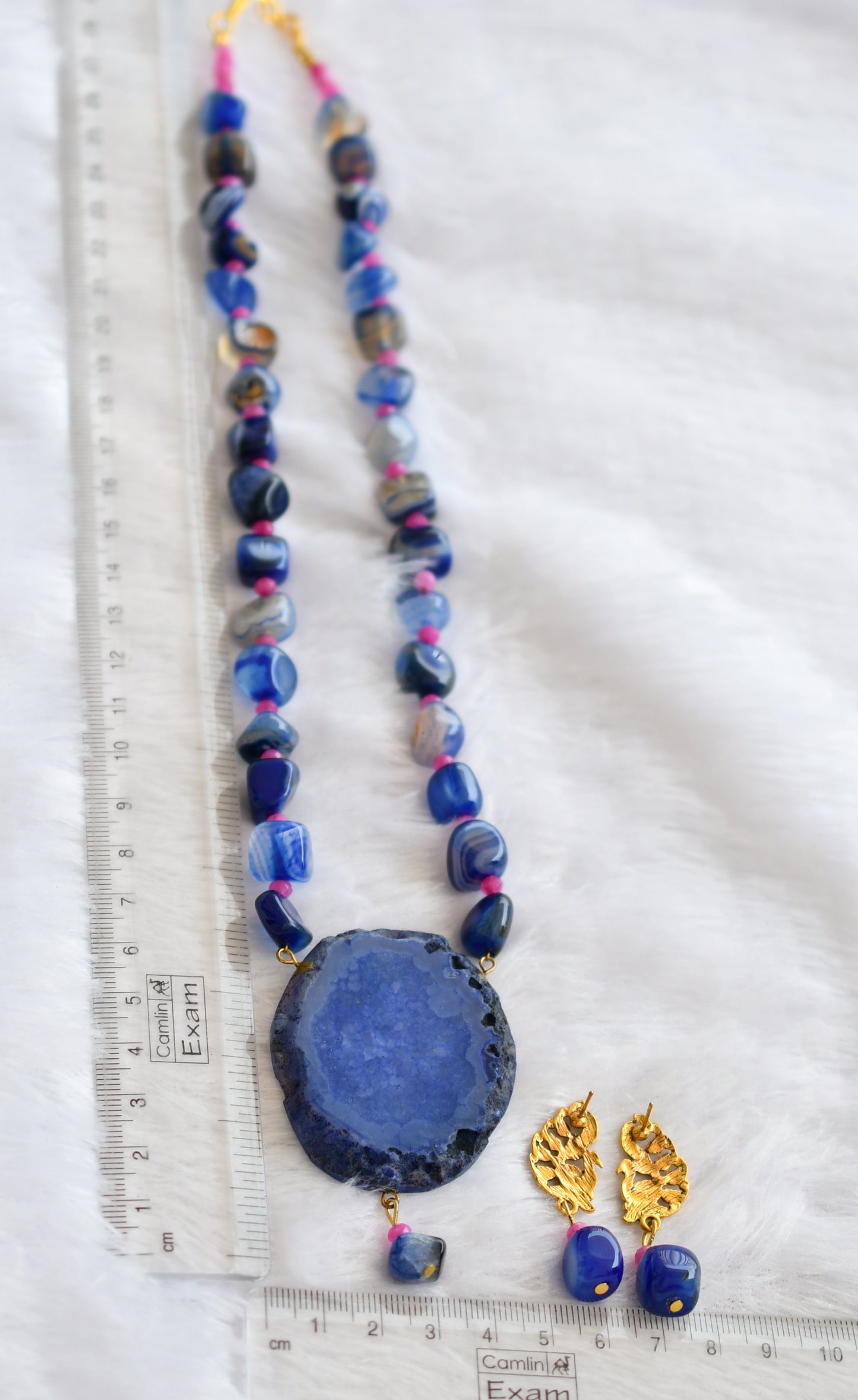 Hand painted radha-krishna sliced agate pendant with blue onyx beaded necklace set dj-46087