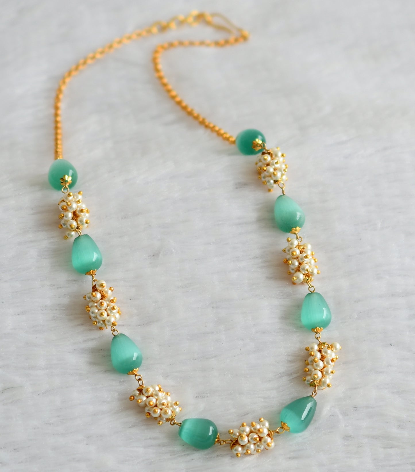 Gold tone sea green thilak beaded pearl cluster mala/necklace dj-49521