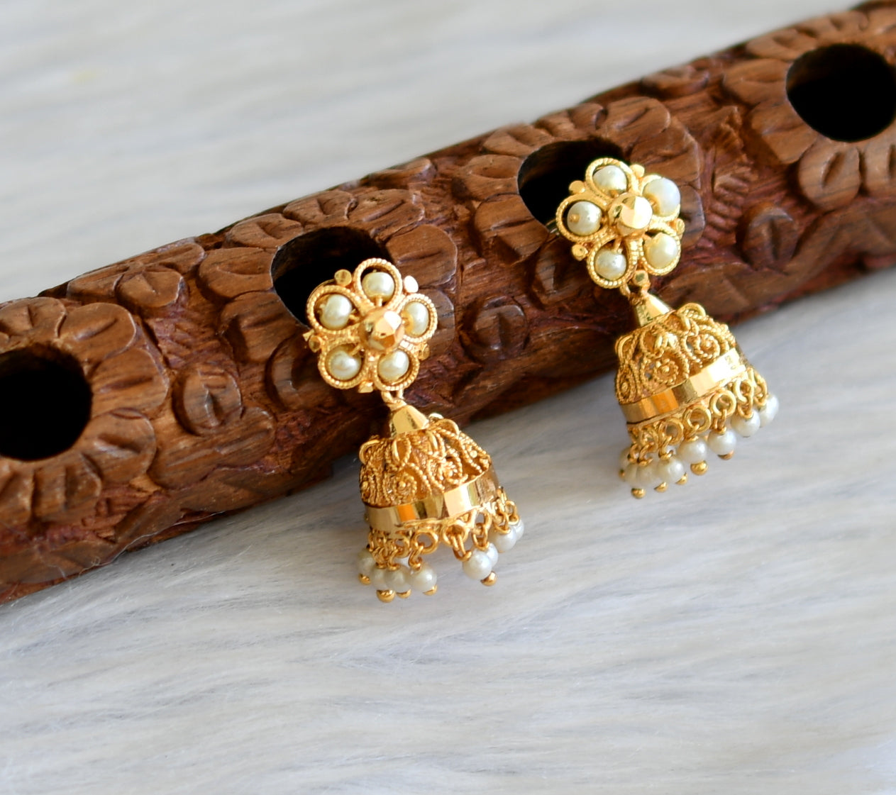 Gold tone pearl beads lakshmi pendant set dj-42839