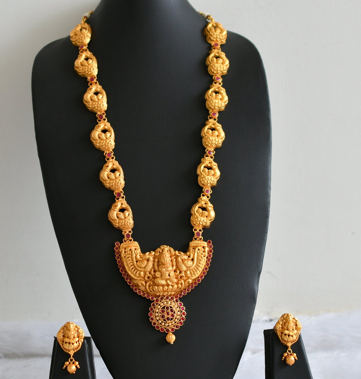 Matte finish ruby stone lakshmi-peacock huge haar set dj-47694