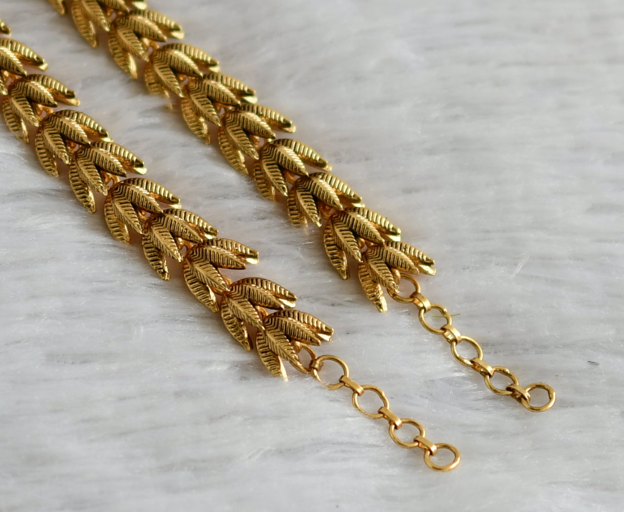 Antique gold tone lotus ear side chain dj-47733