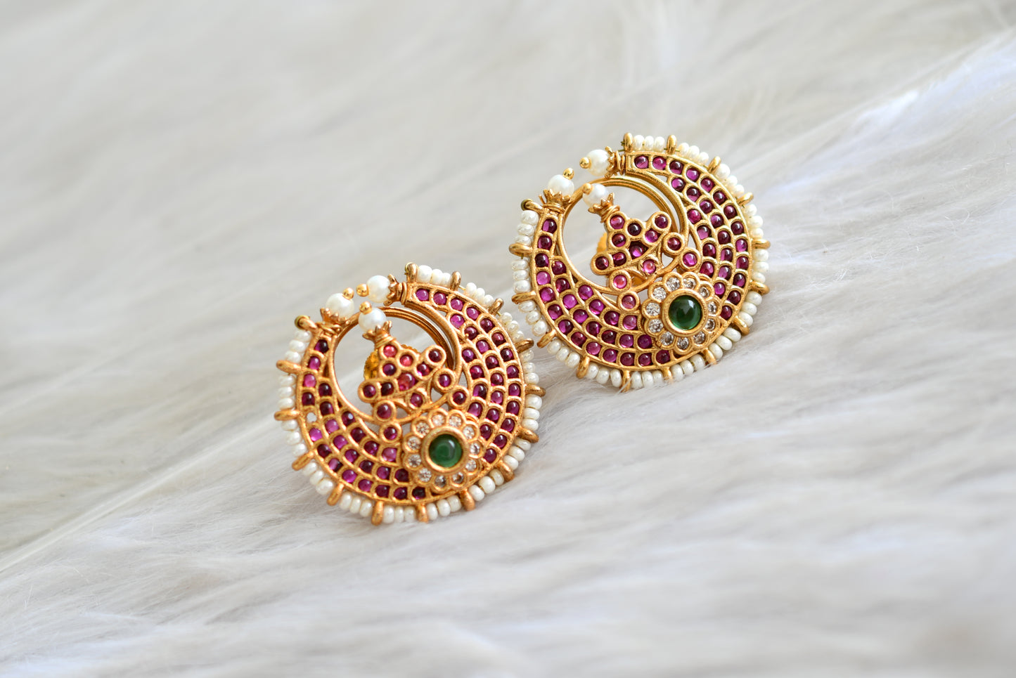 Matte finish kemp-green-pearl moon stud/earrings dj-42878