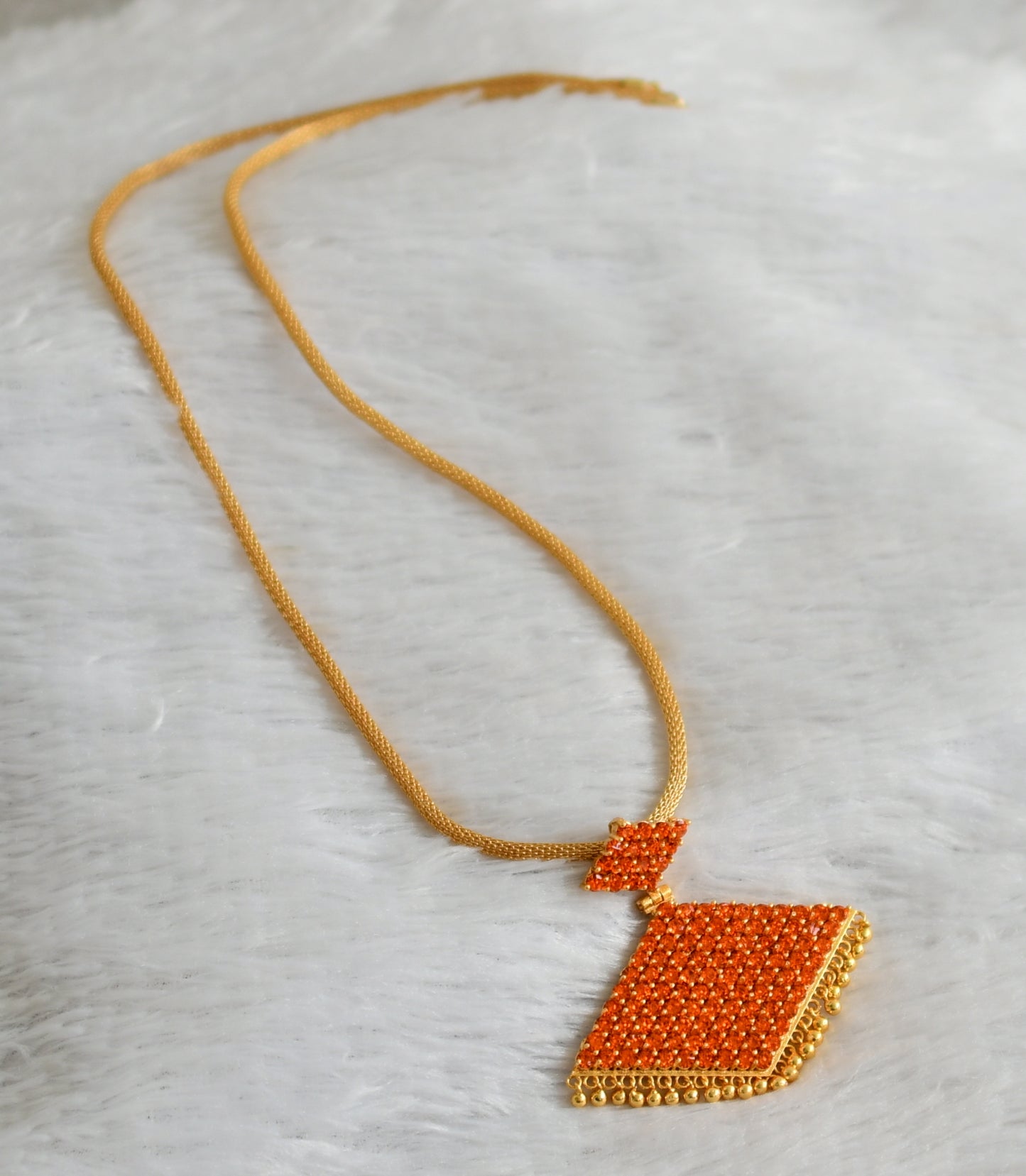 Gold tone 24 inches chian with orange stone pathakkam pendant dj-47758