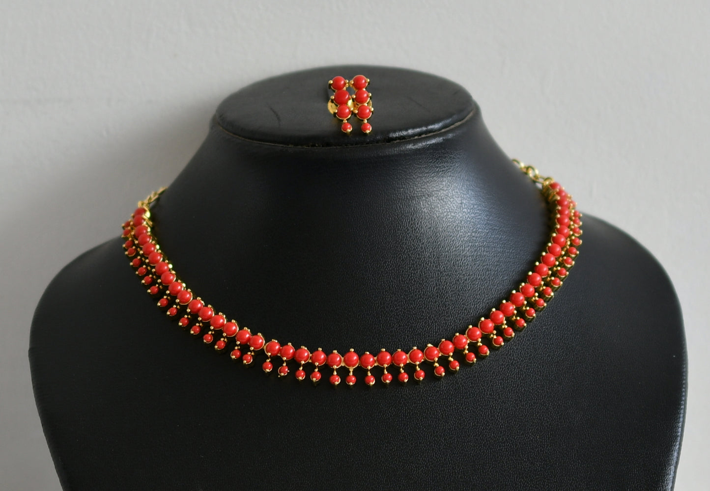 Gold tone coral stone necklace set dj-45757