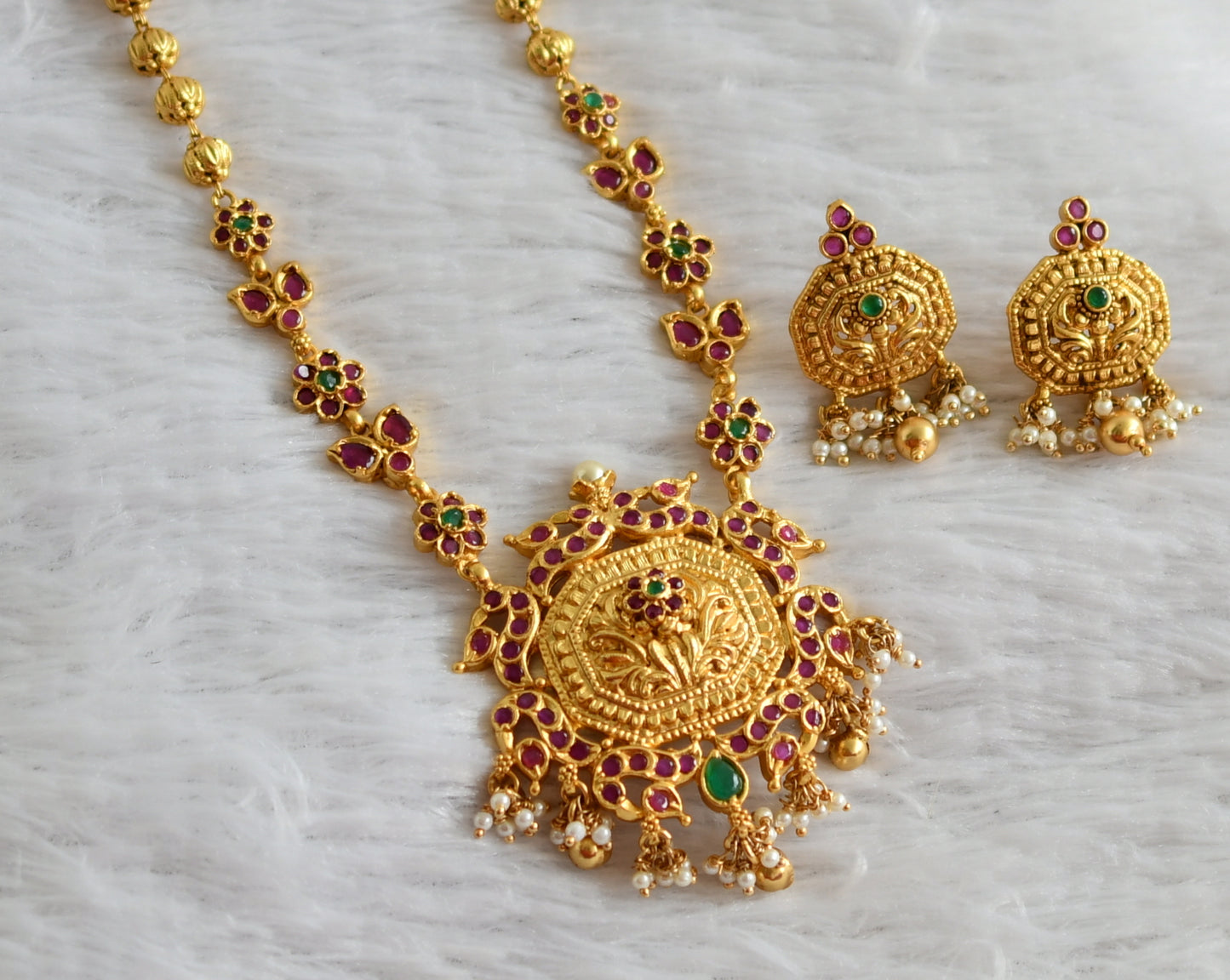 Gold tone ruby-green pearl cluster flower necklace set dj-47789