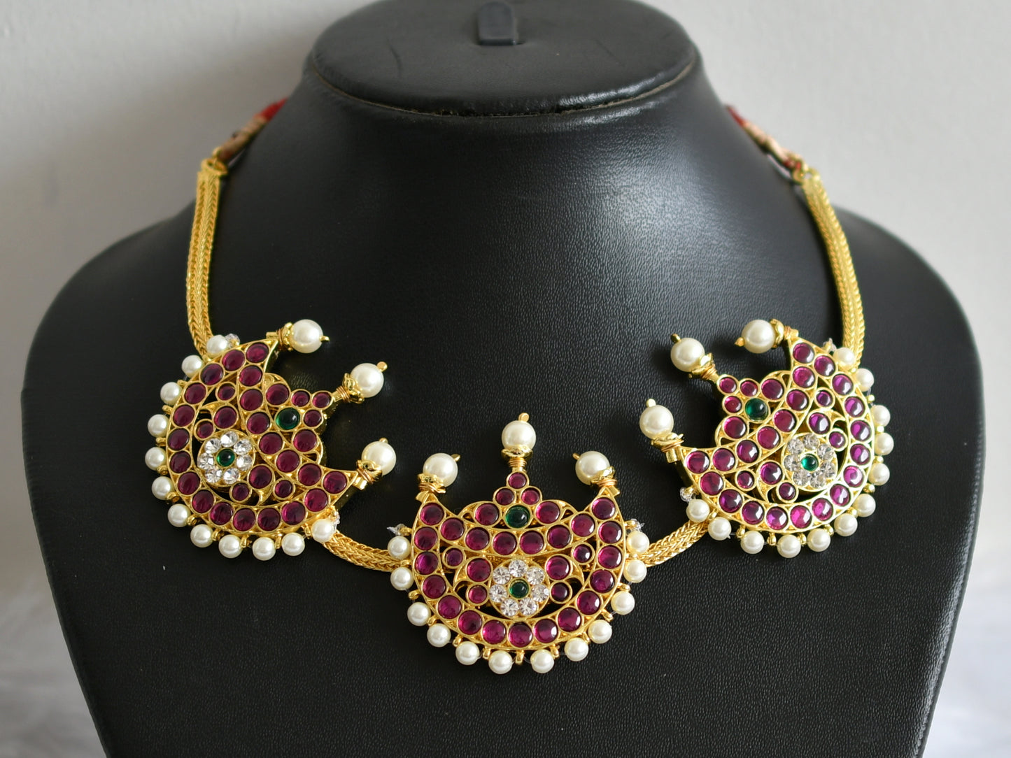 Gold tone  precious real kemp-green-white pearl moon necklace dj-49728